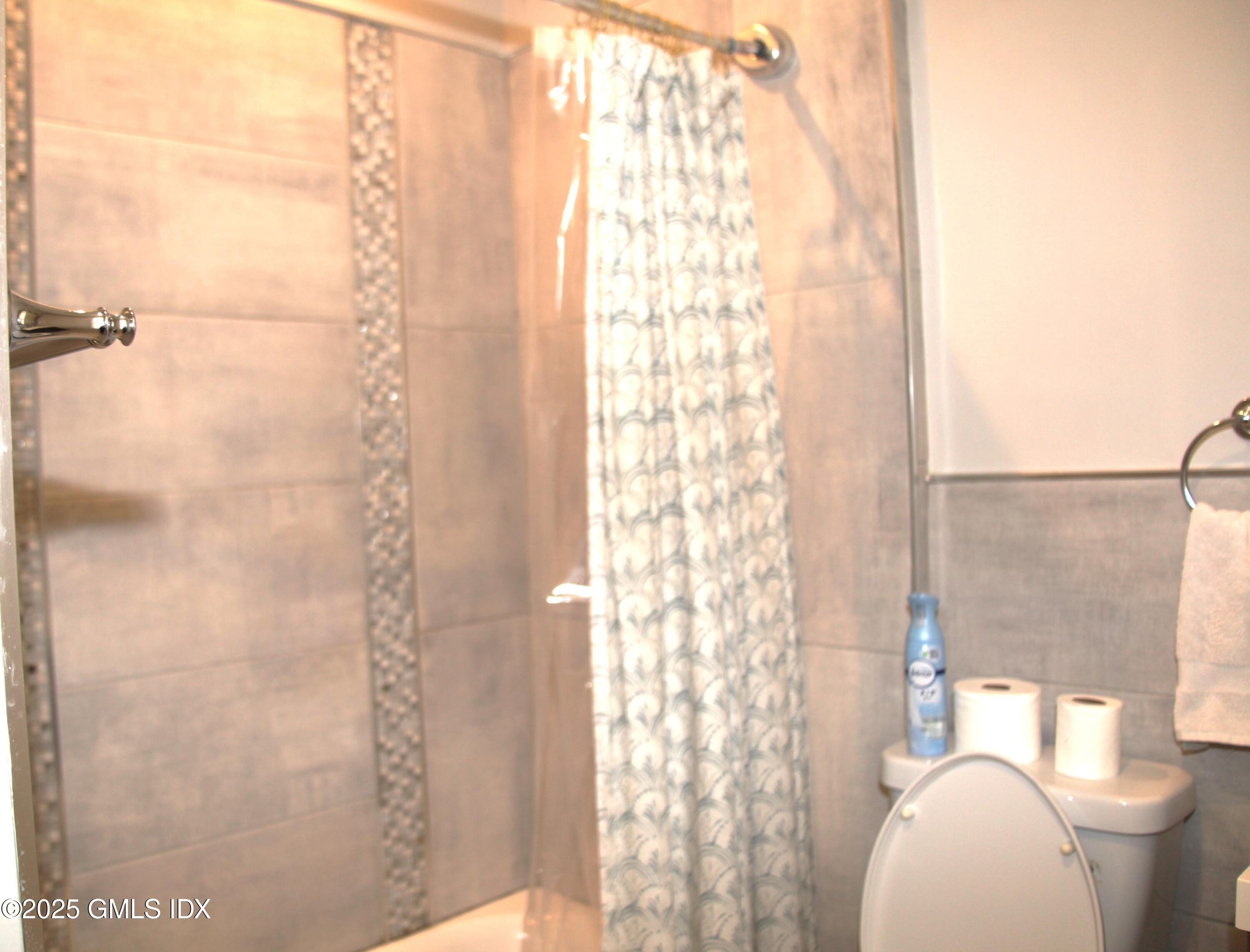 30 Glenville Street, 1