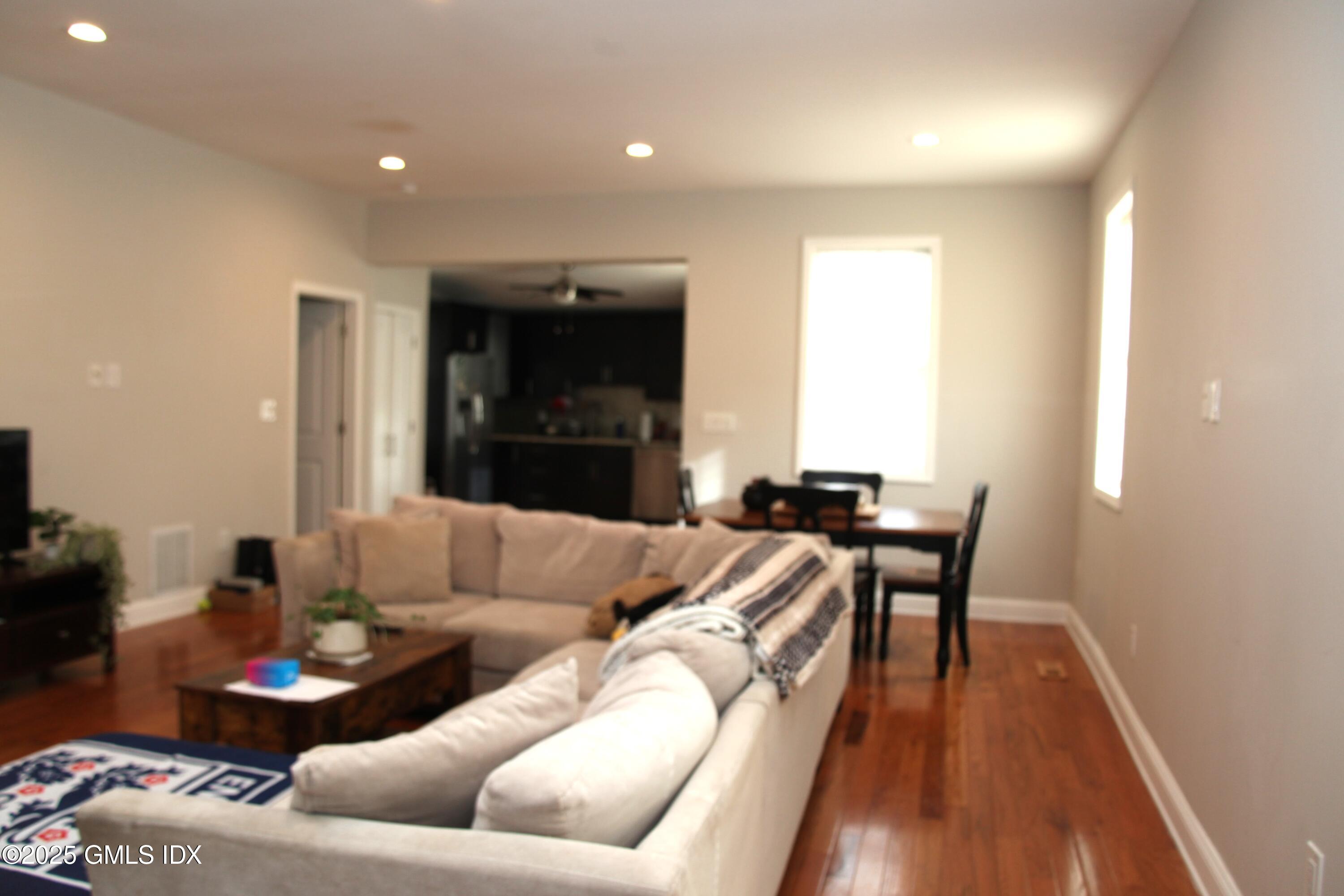 30 Glenville Street, 1