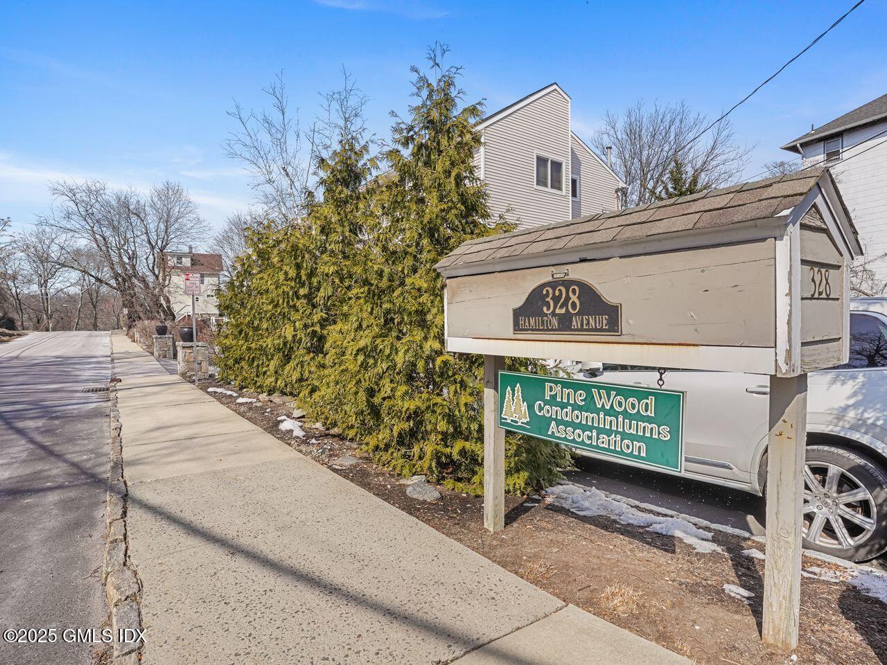 328 Hamilton Avenue, 2