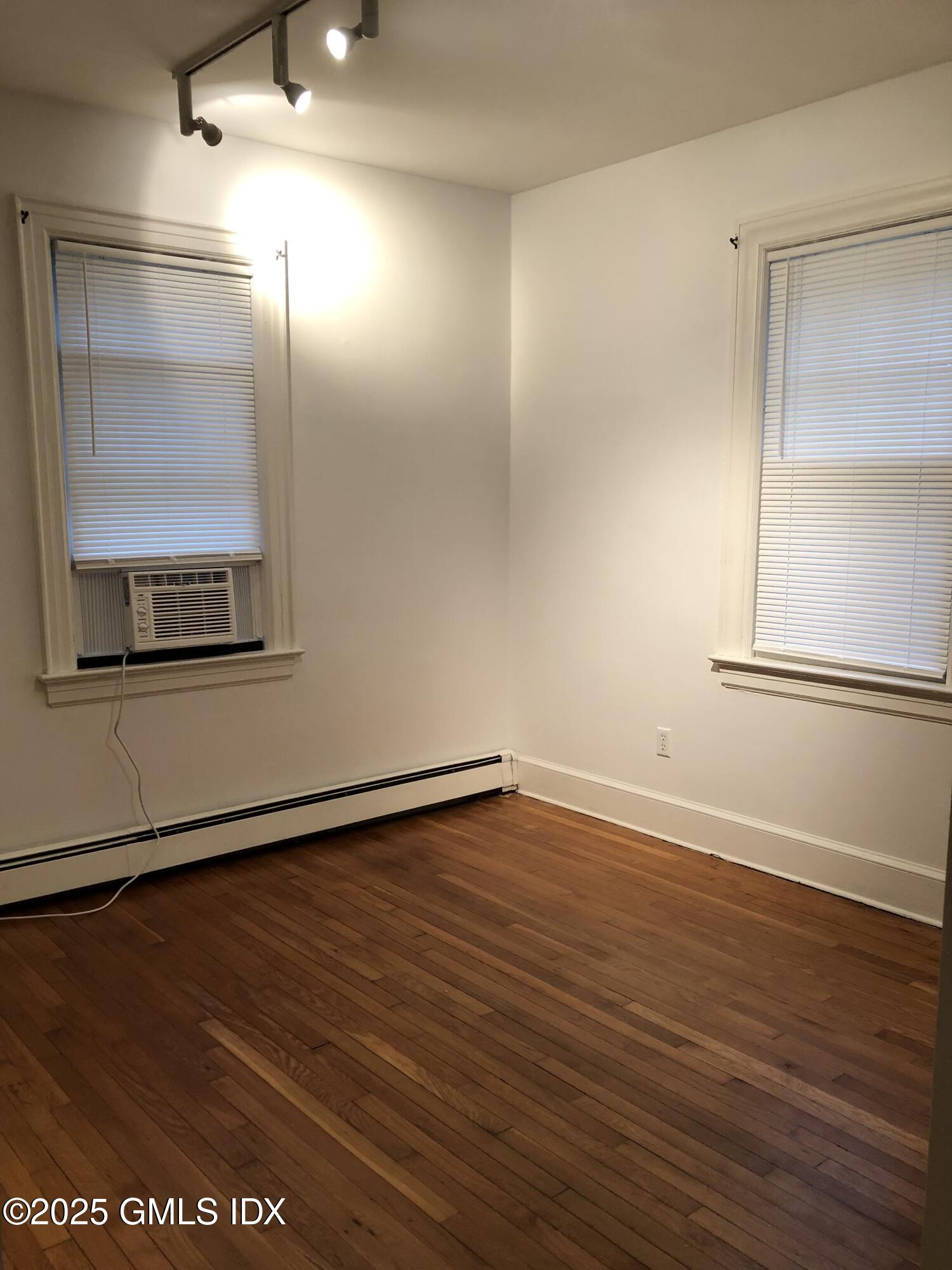 89 Pemberwick Road, 1