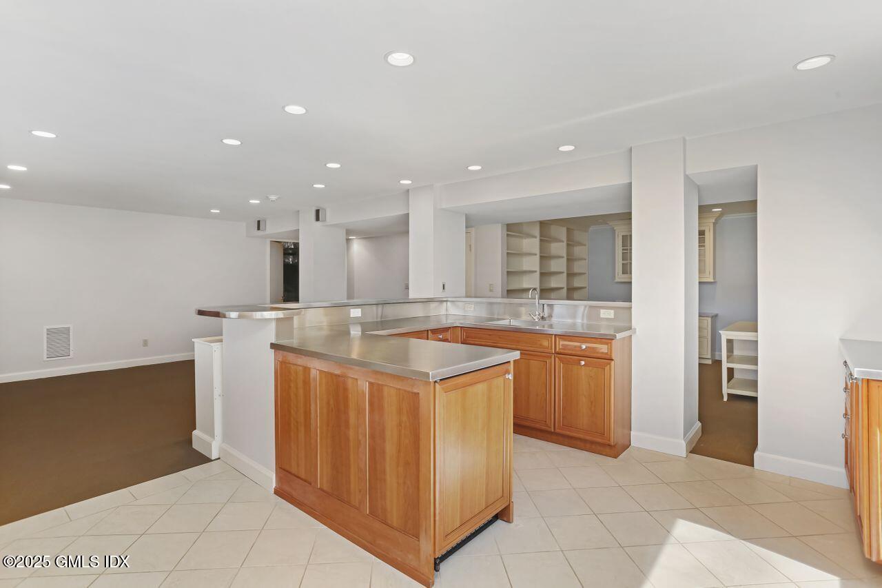 415 W Lyon Farm Drive, 415