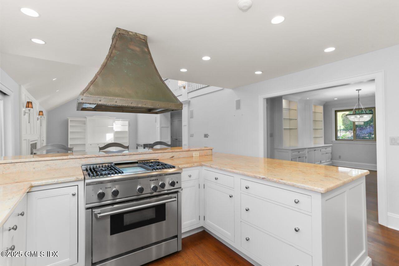 415 W Lyon Farm Drive, 415