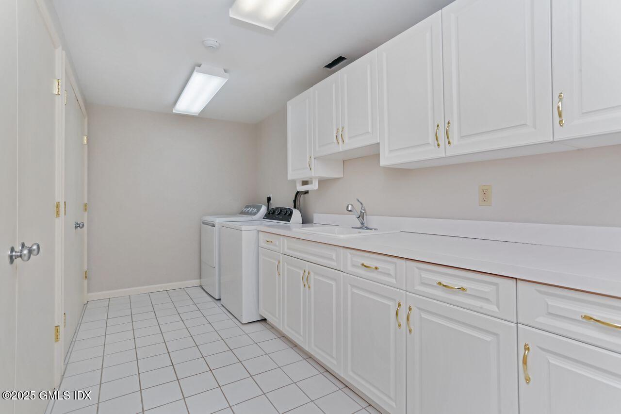 415 W Lyon Farm Drive, 415