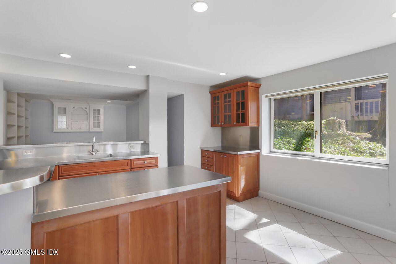 415 W Lyon Farm Drive, 415