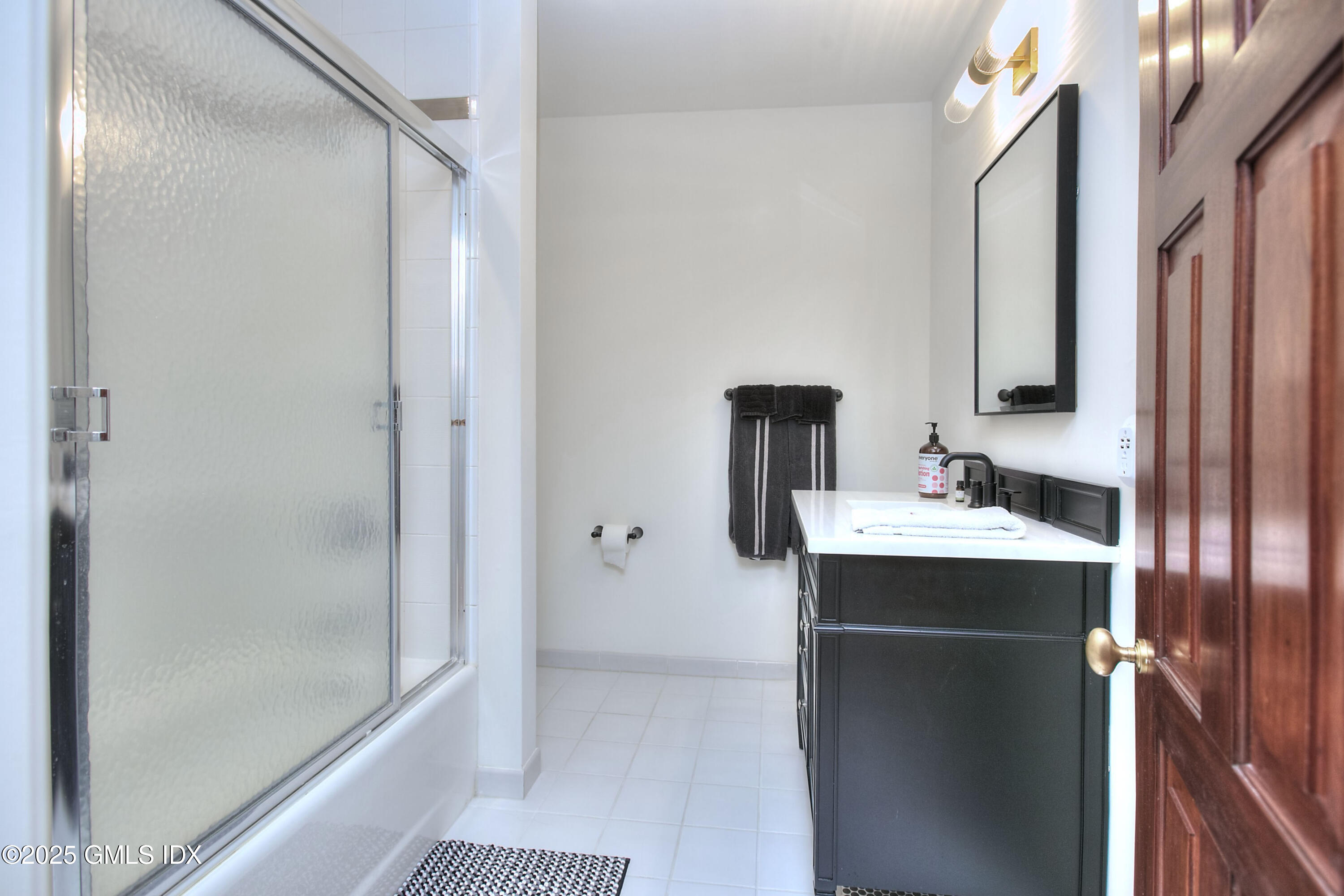 7 Mountain Laurel Drive