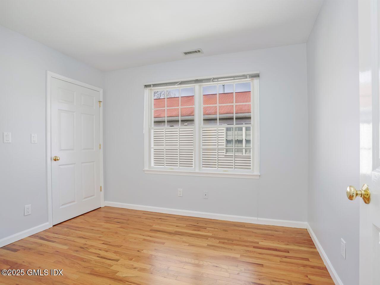 18 Hollow Wood Lane, D