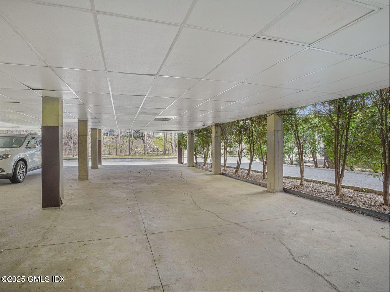 18 Hollow Wood Lane, D