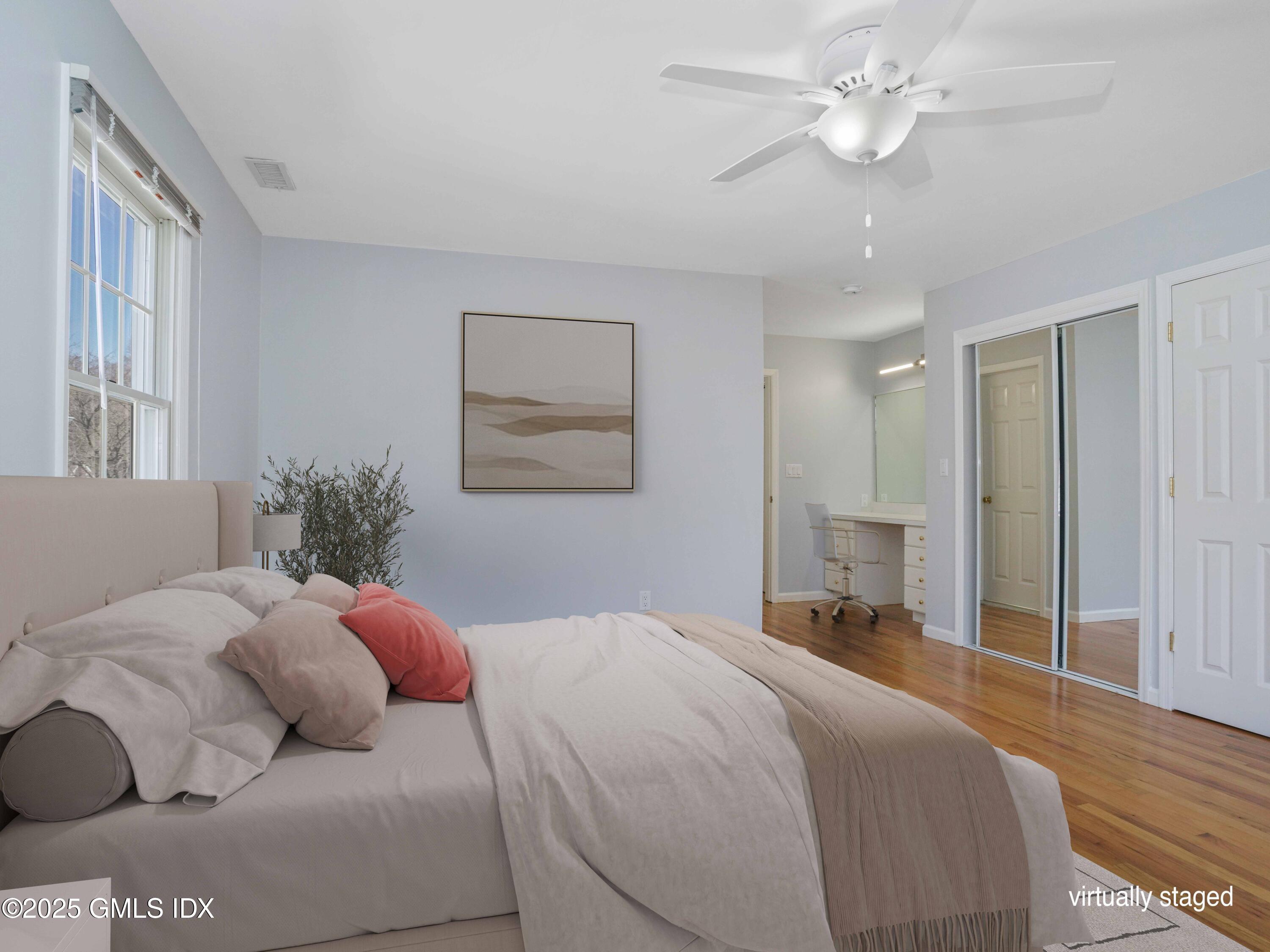 18 Hollow Wood Lane, D