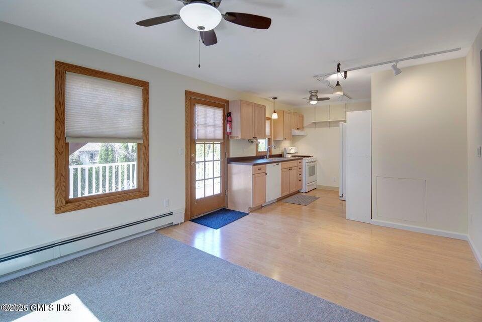 240 Pemberwick Road, 2