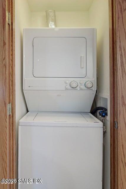 240 Pemberwick Road, 2