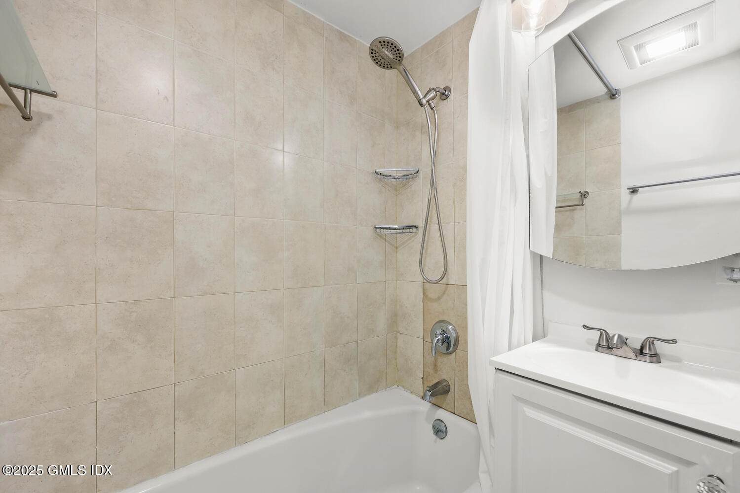 14 Cos Cob Avenue Unit: 1st Floor