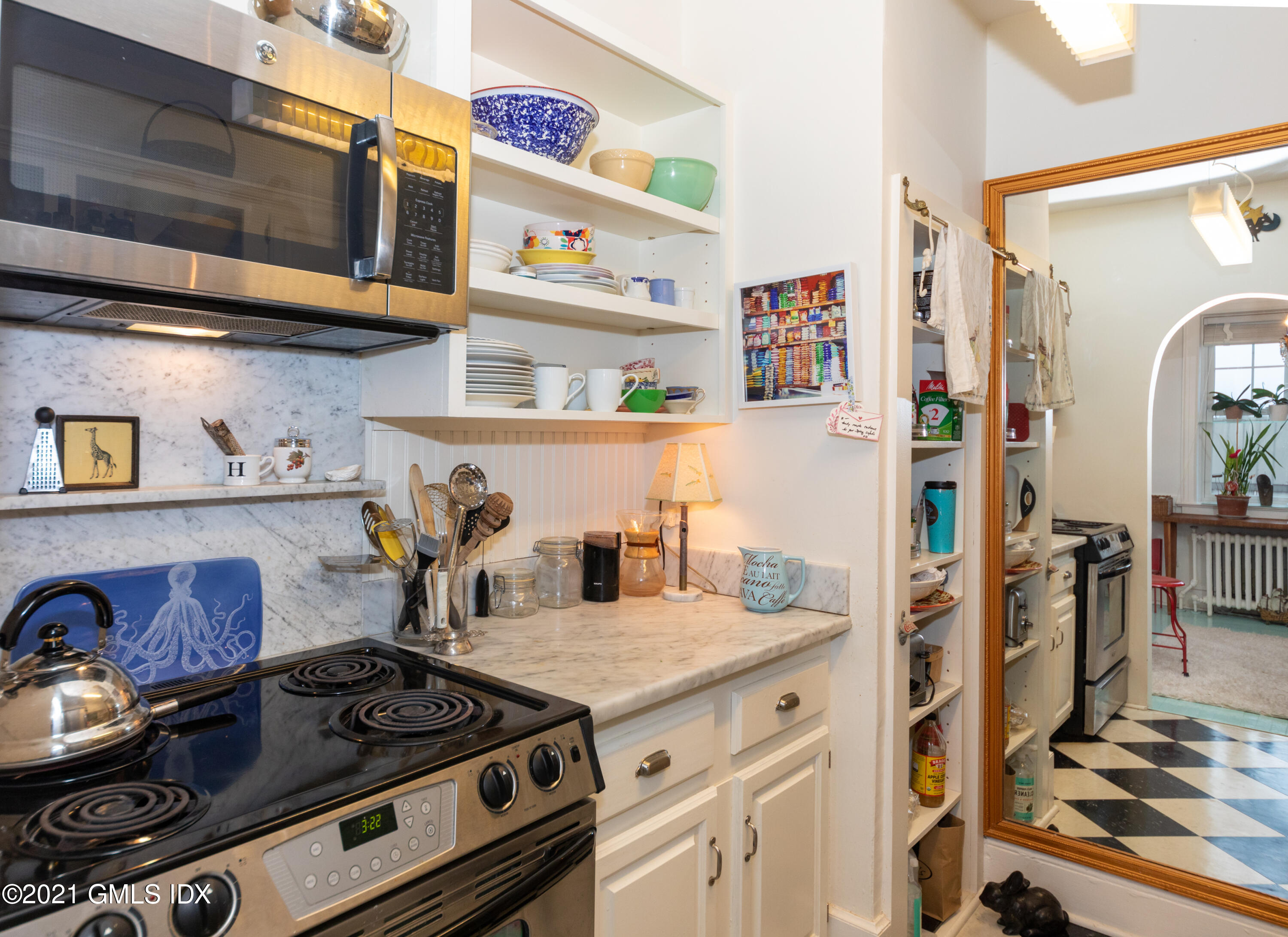 169 Mason Street, 4D