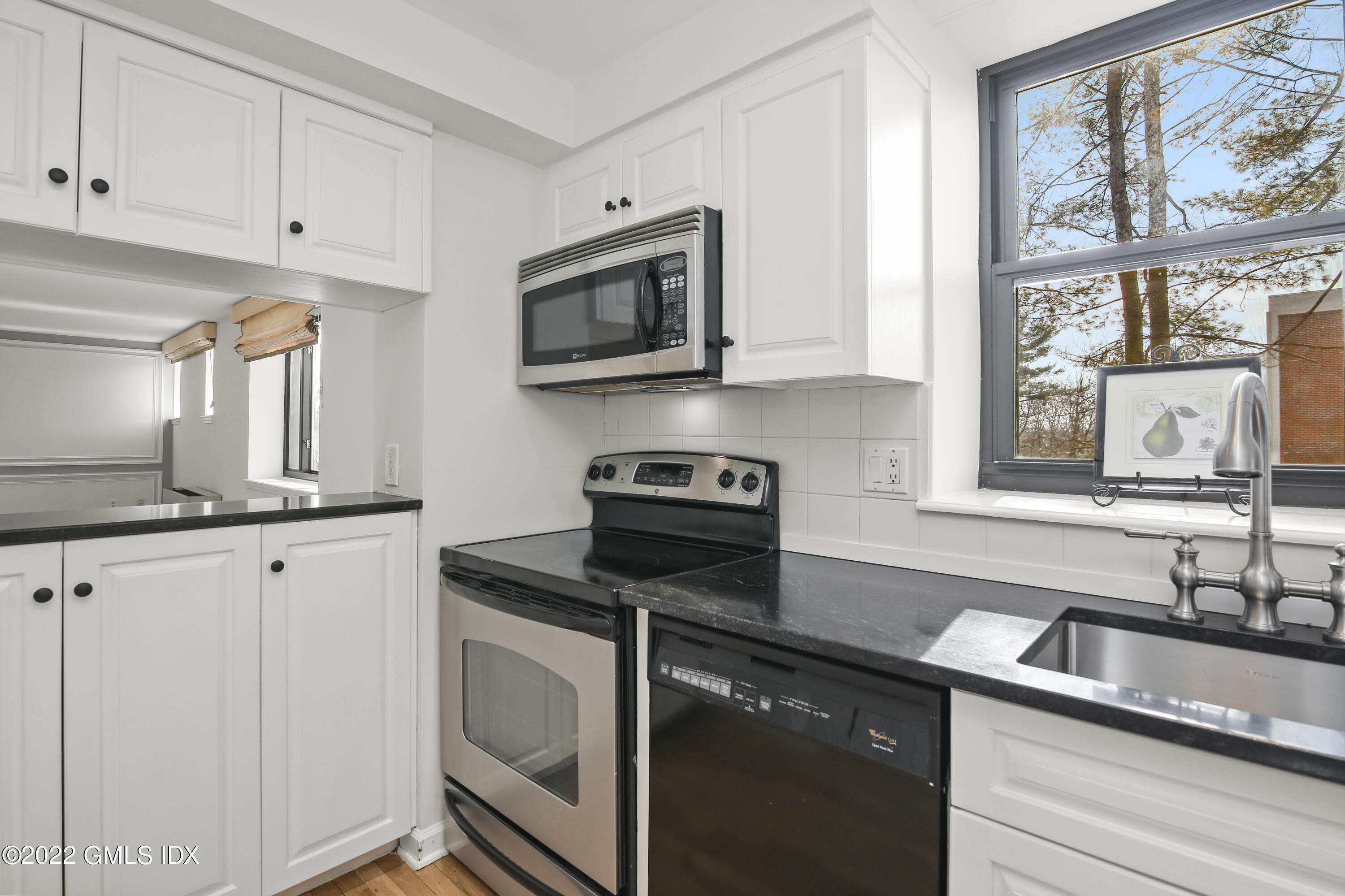 15 Lafayette Court, 1B