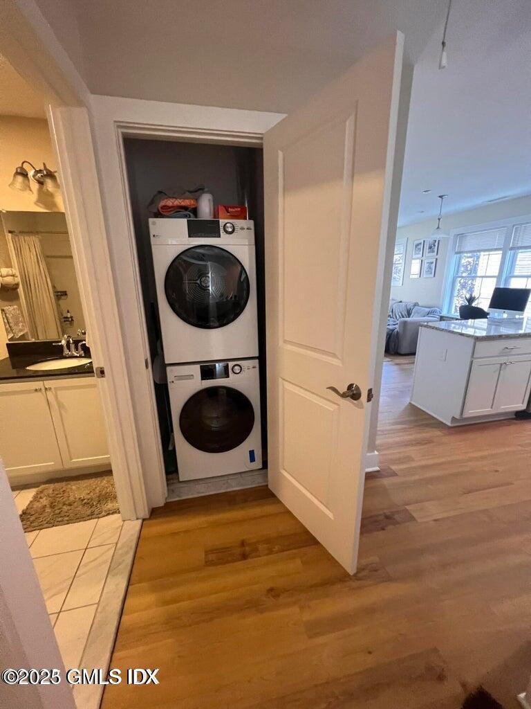 180 Hamilton Avenue, J