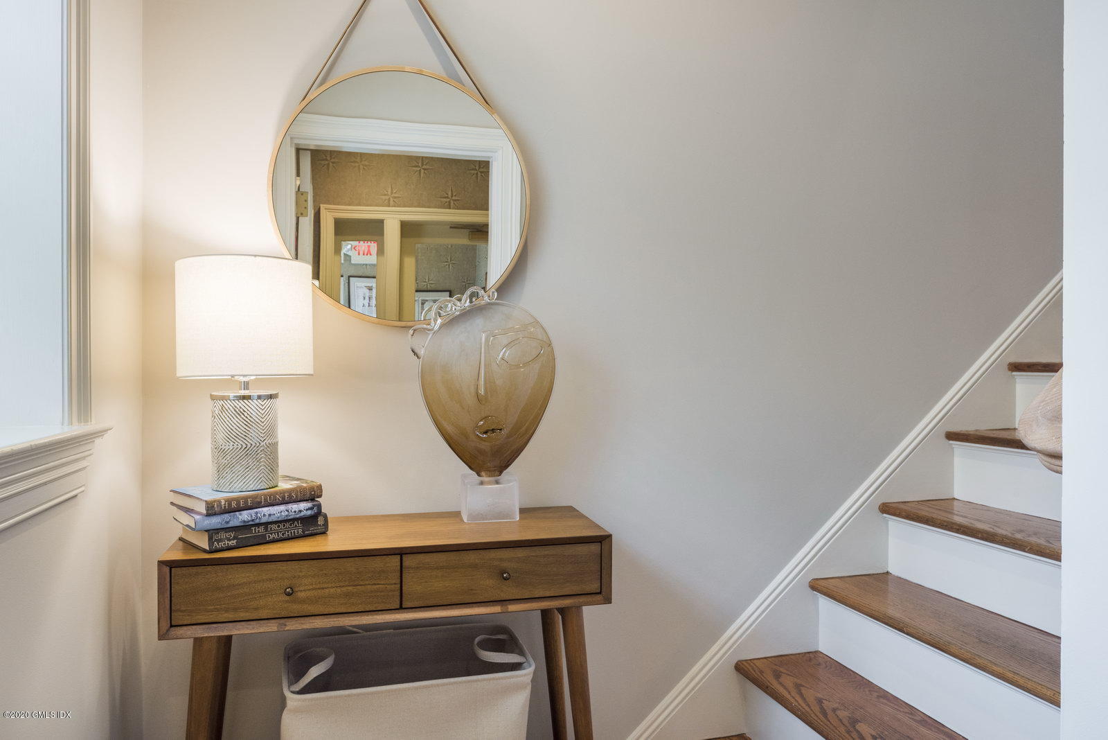 2 E Elm Street, 29