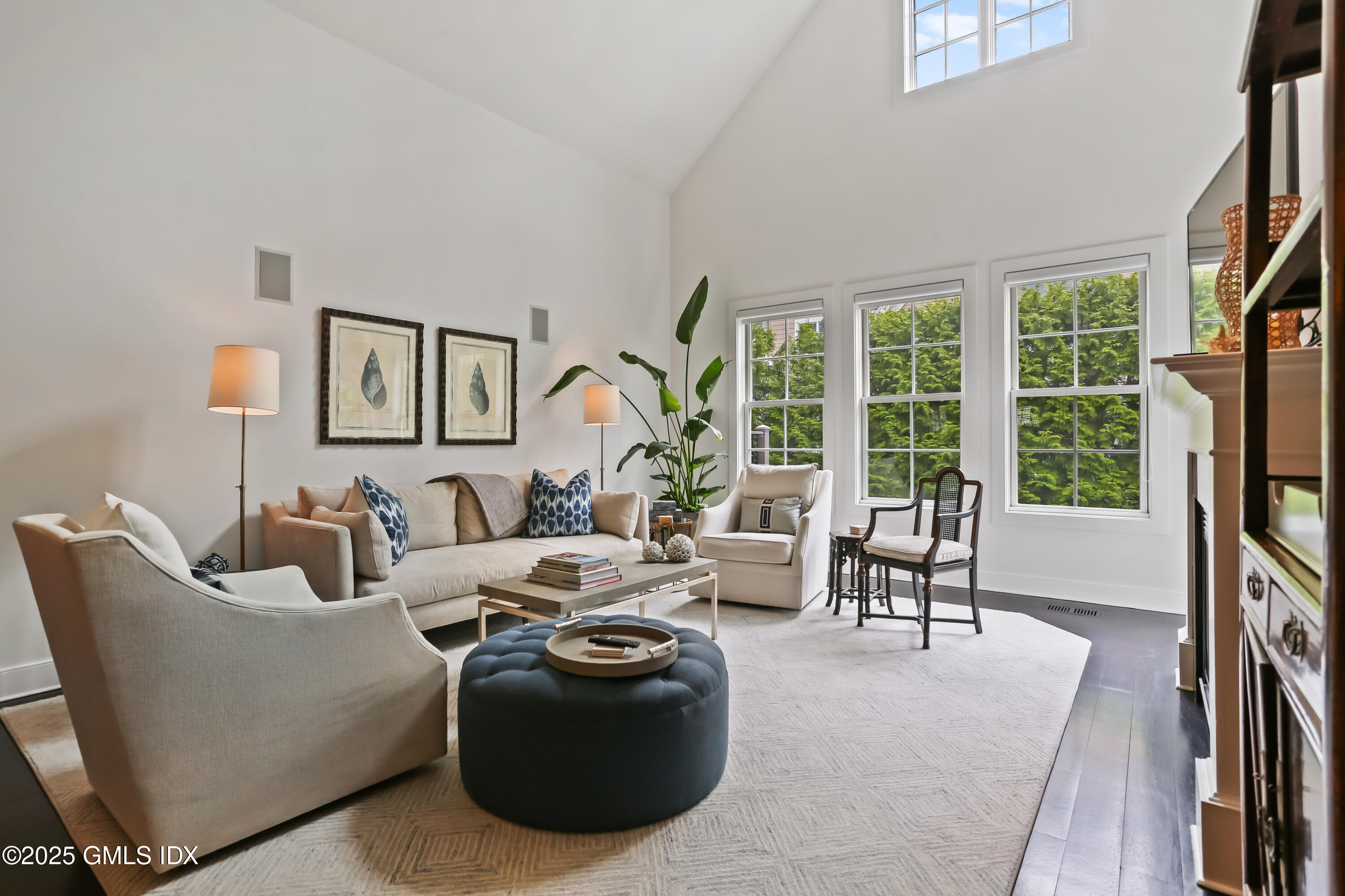 77 Havemeyer Lane, 27