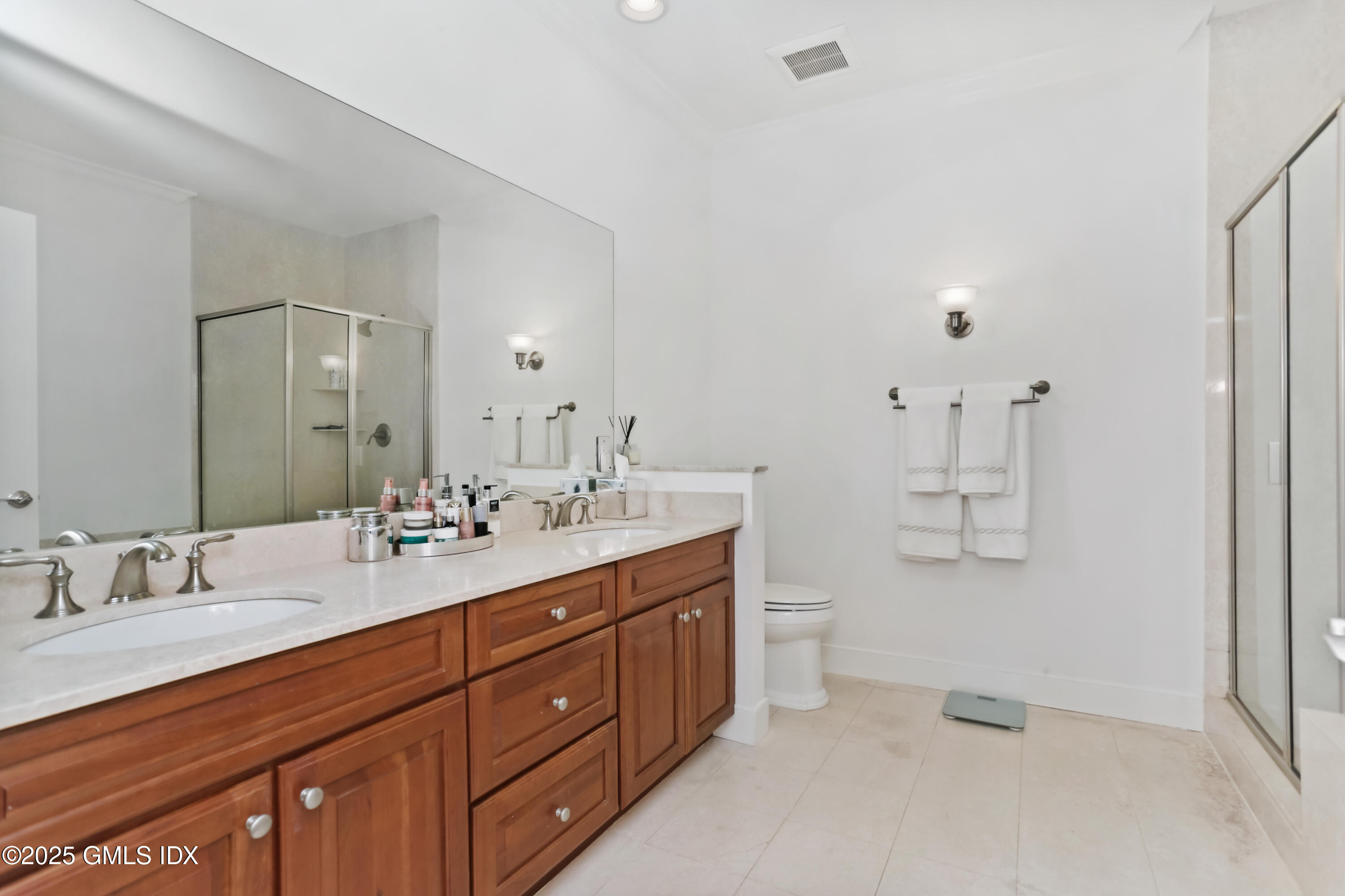 77 Havemeyer Lane, 27