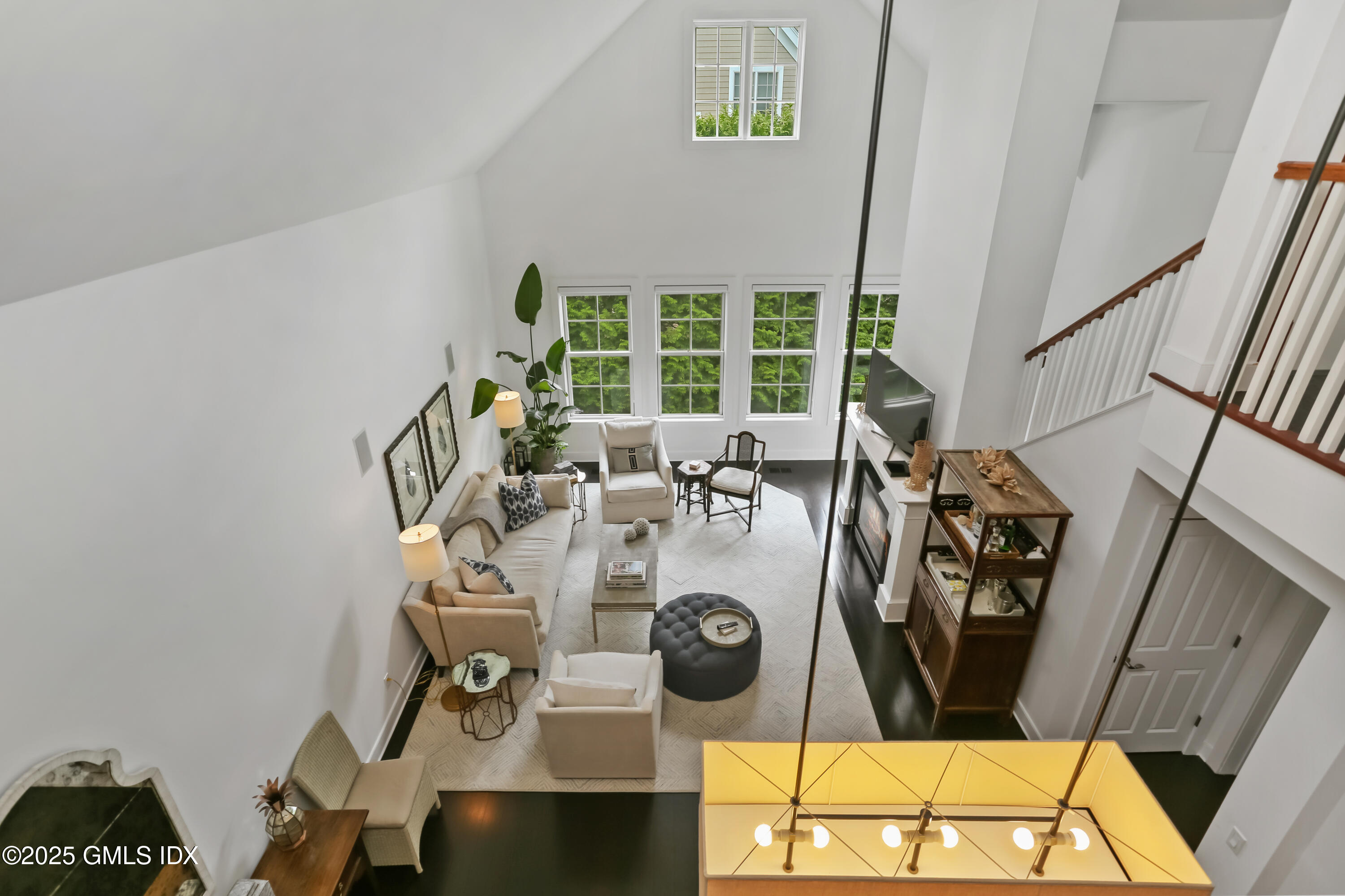 77 Havemeyer Lane, 27