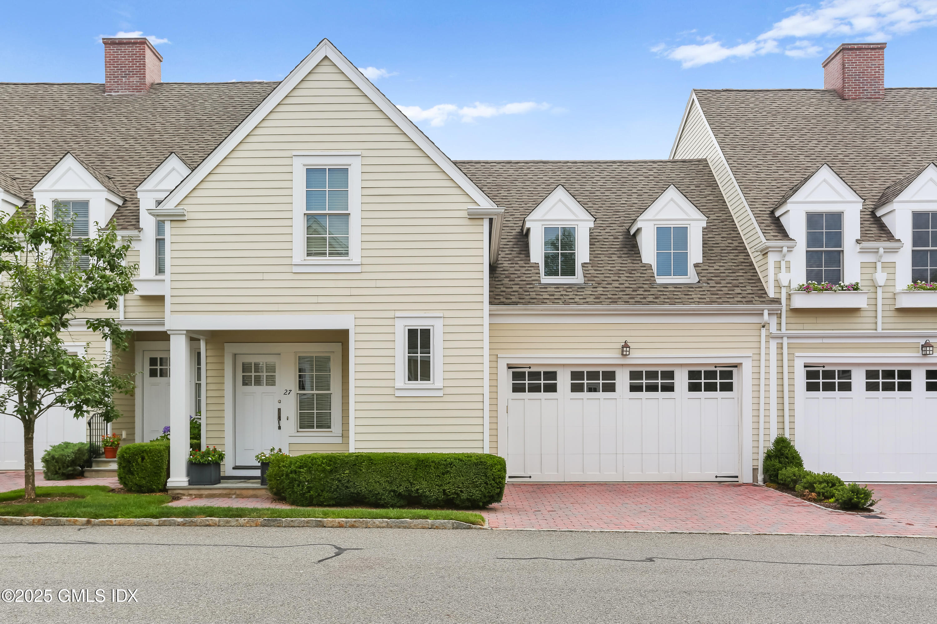 77 Havemeyer Lane, 27