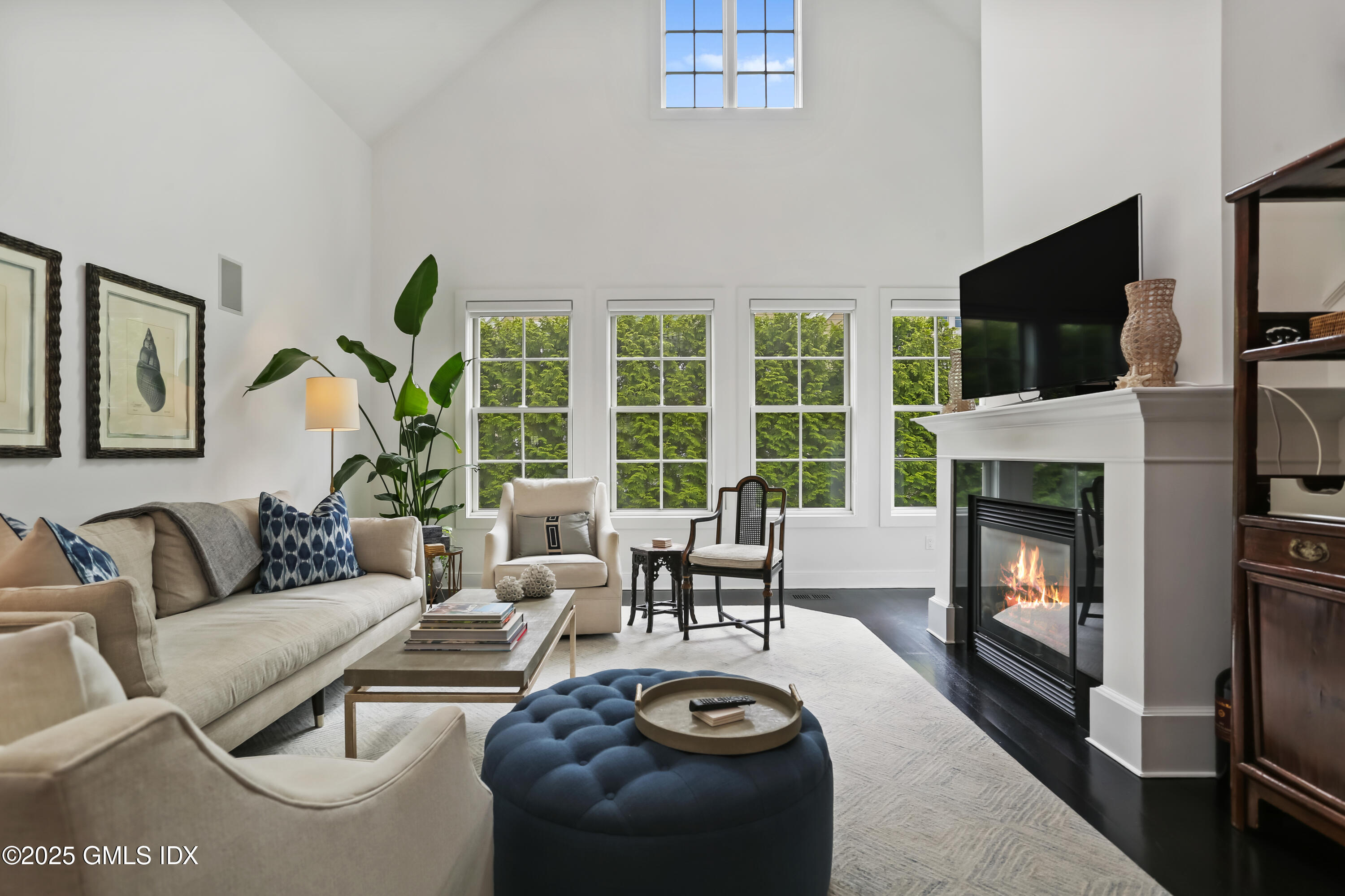 77 Havemeyer Lane, 27