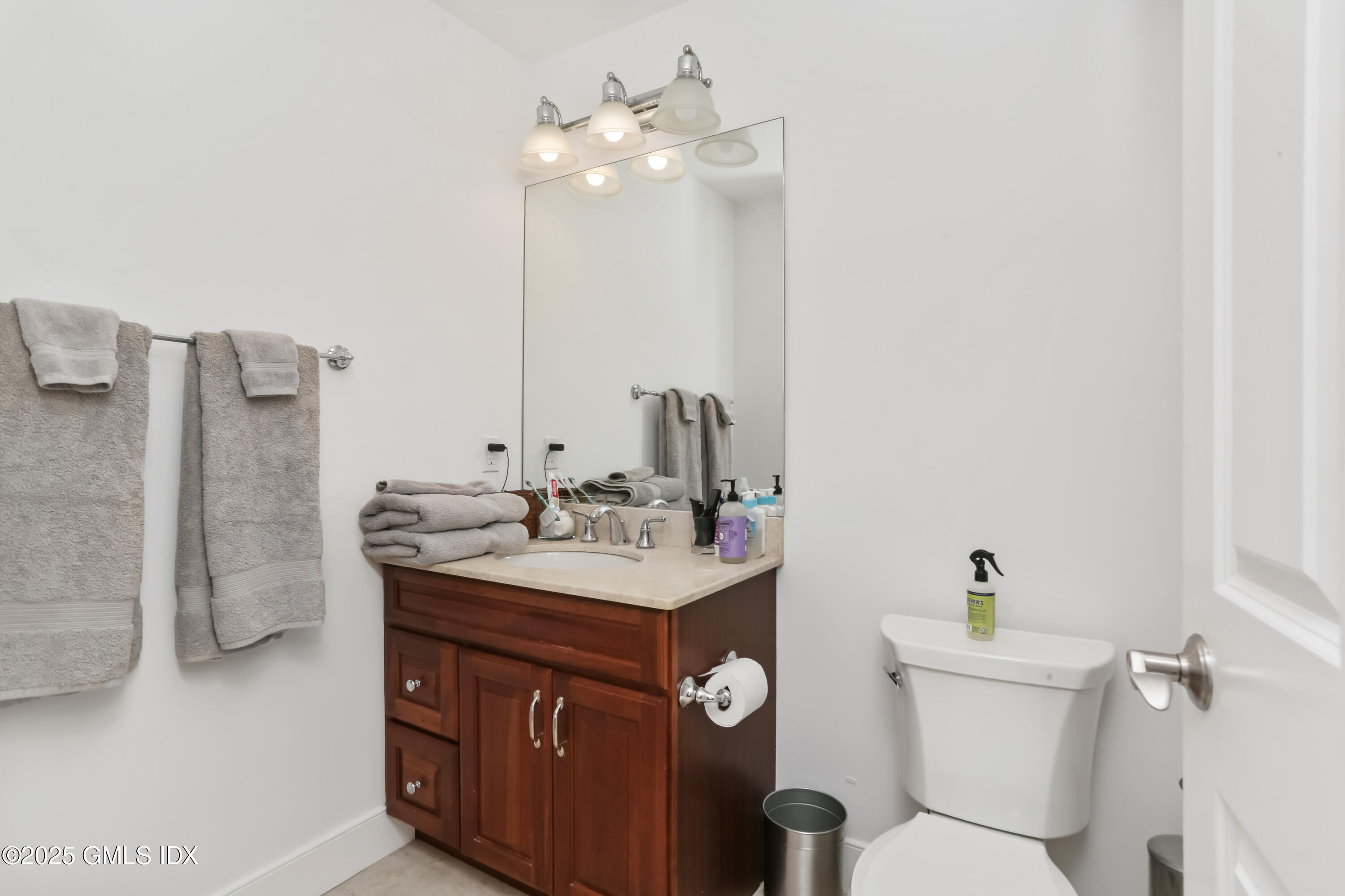 77 Havemeyer Lane, 27