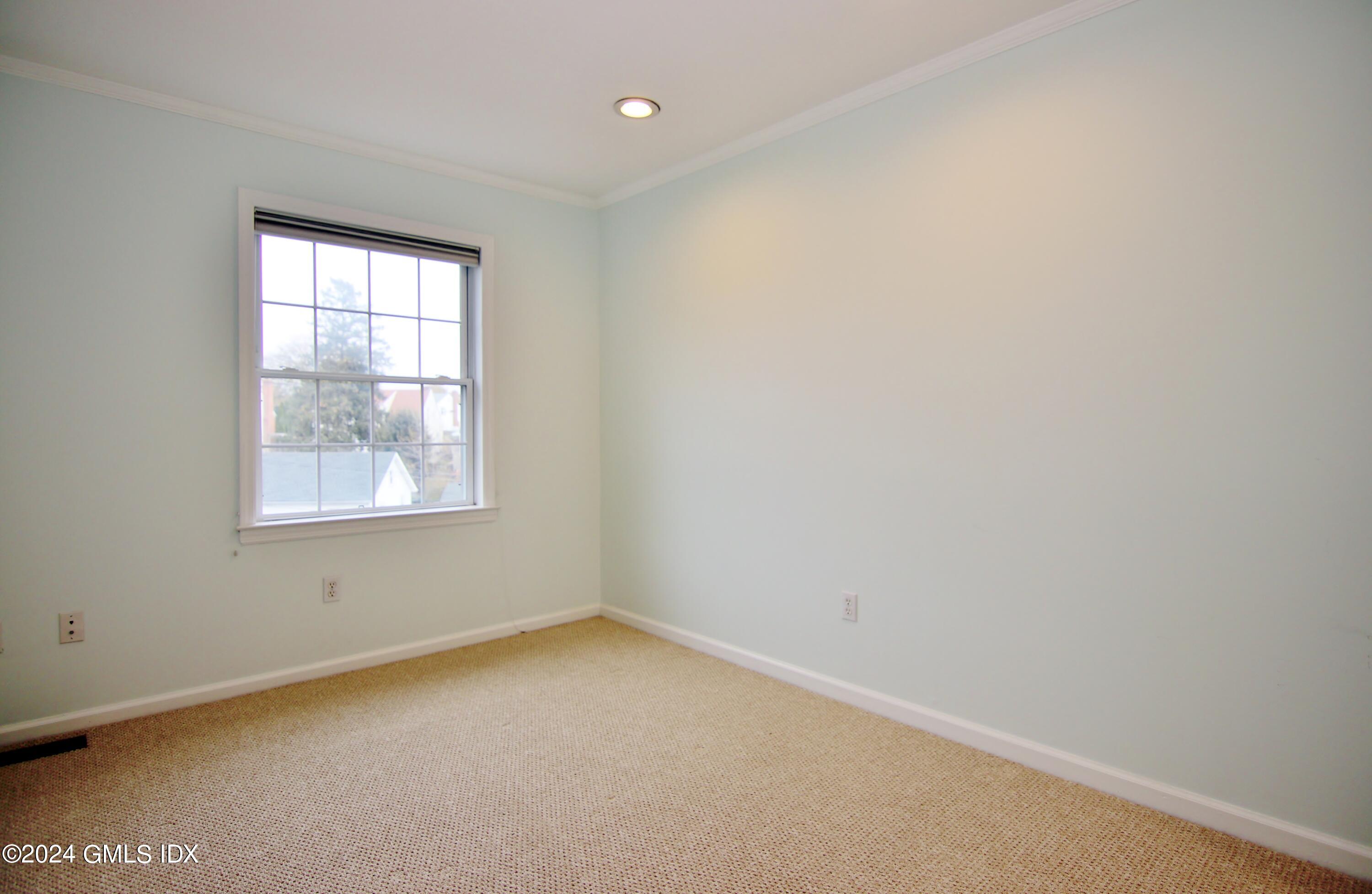 33 TALBOT Lane, 3