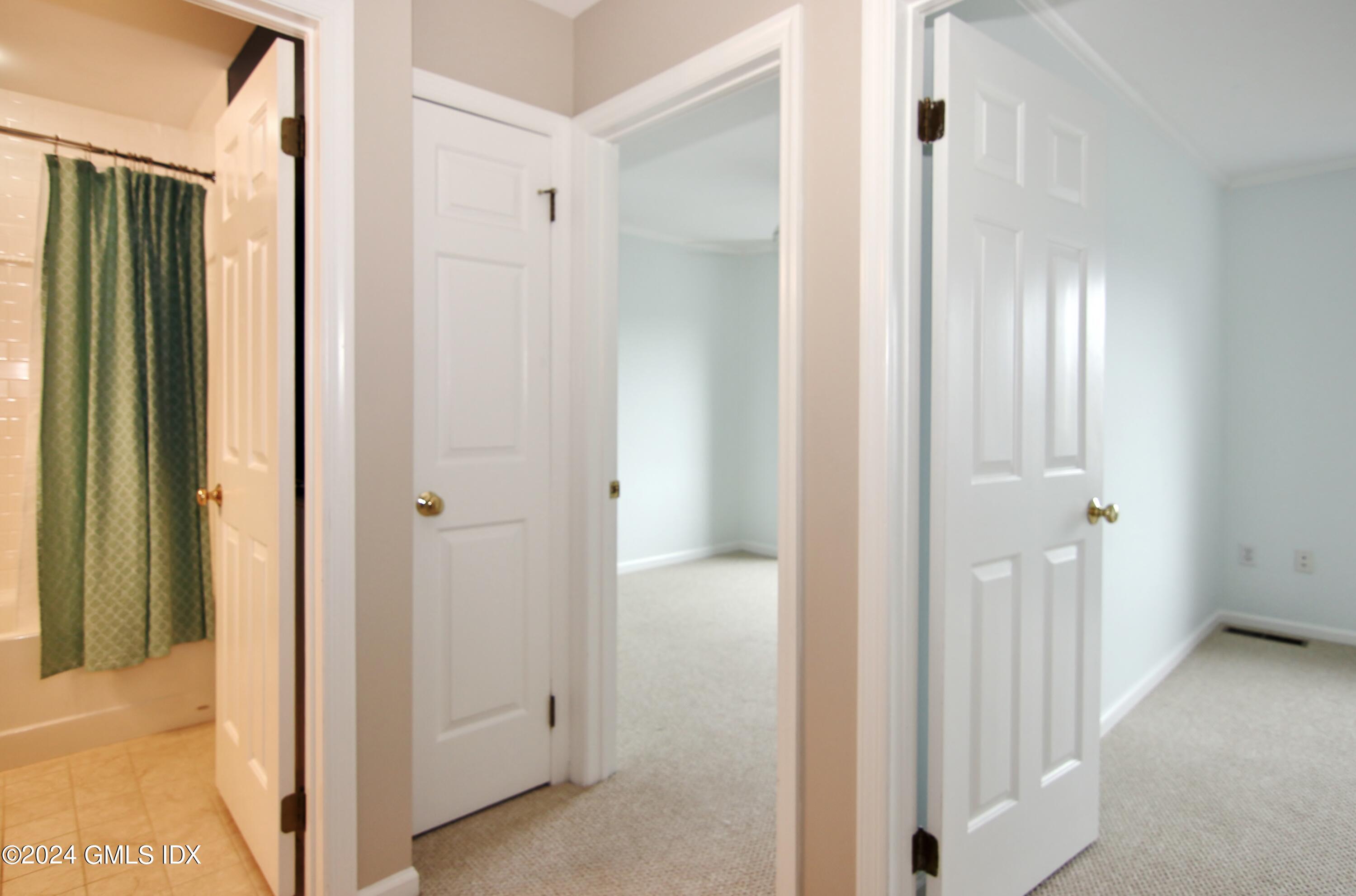 33 TALBOT Lane, 3