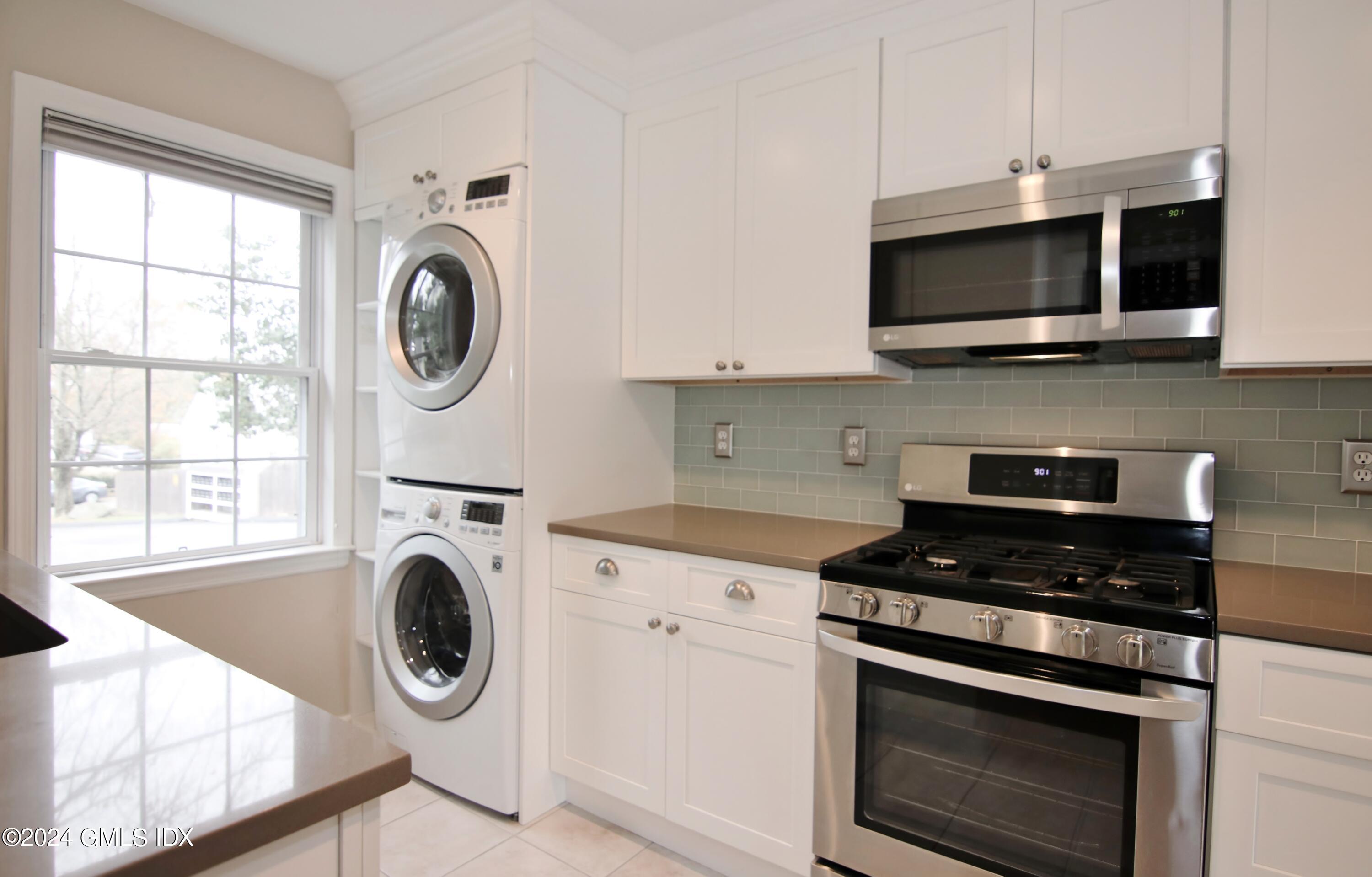 33 TALBOT Lane, 3