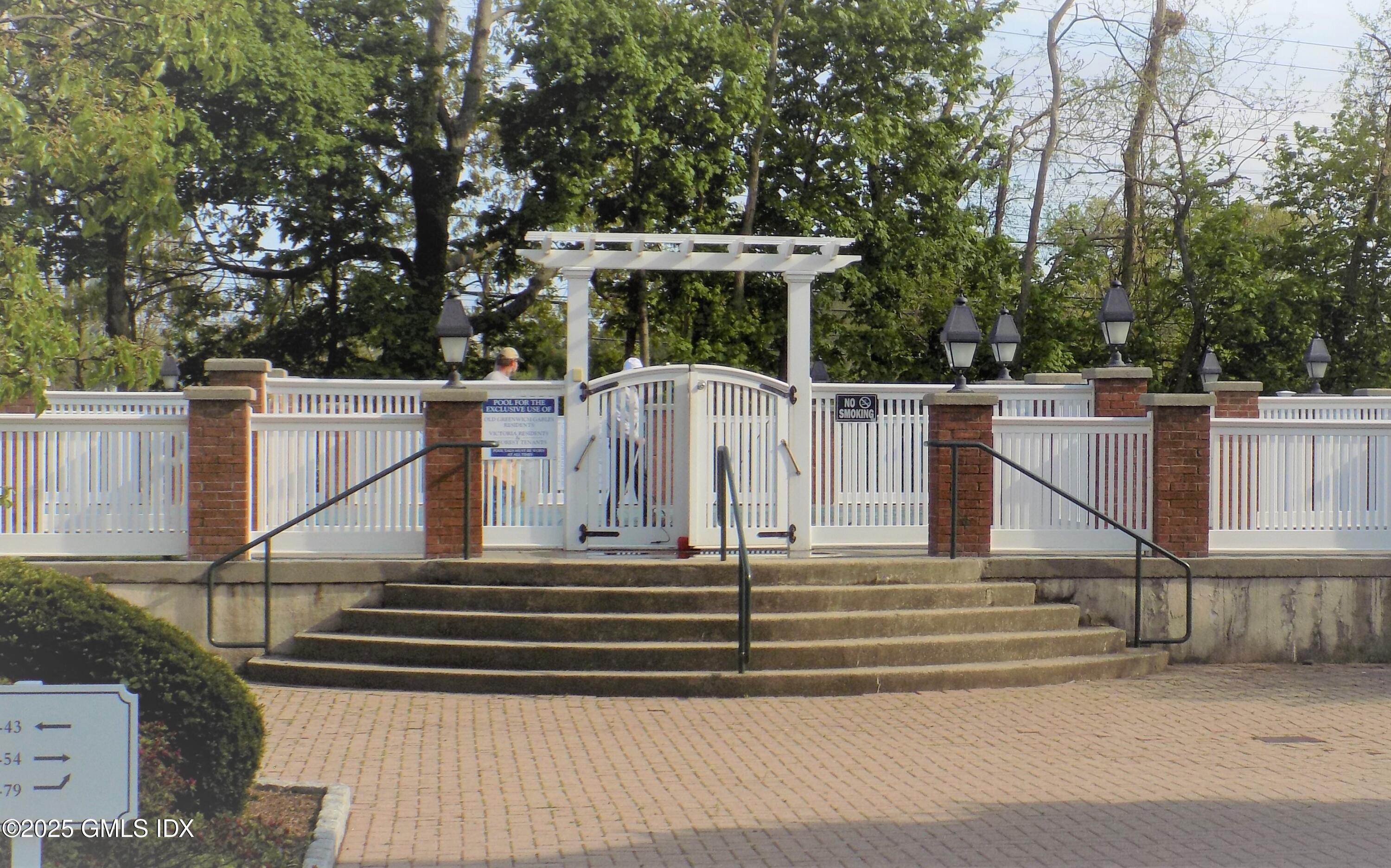 51 Forest Avenue, 66