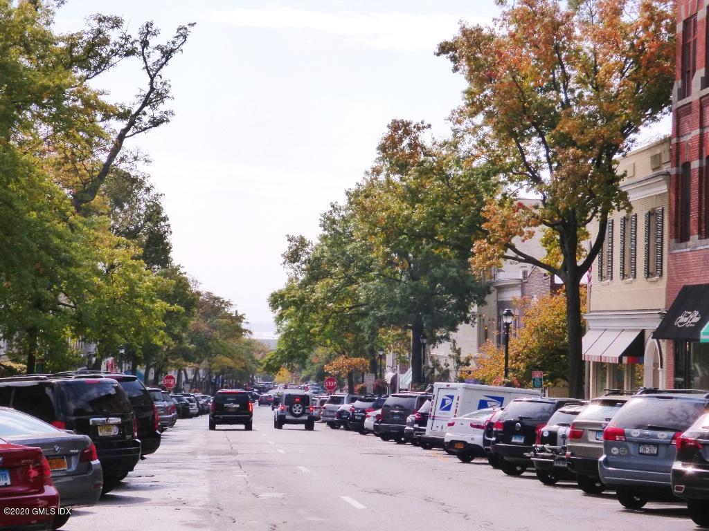 2 E Elm Street, 27