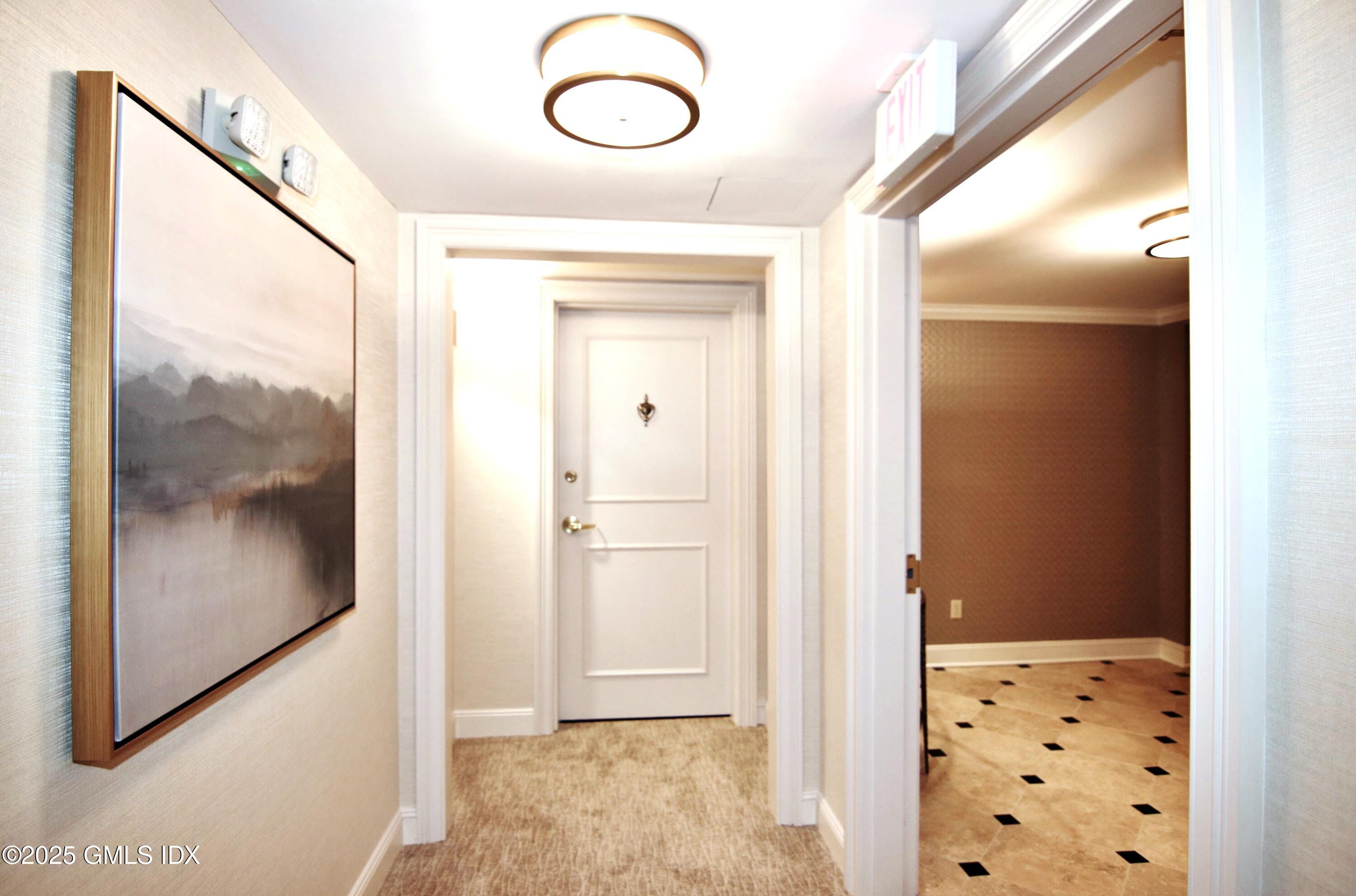 2 E Elm Street, 27