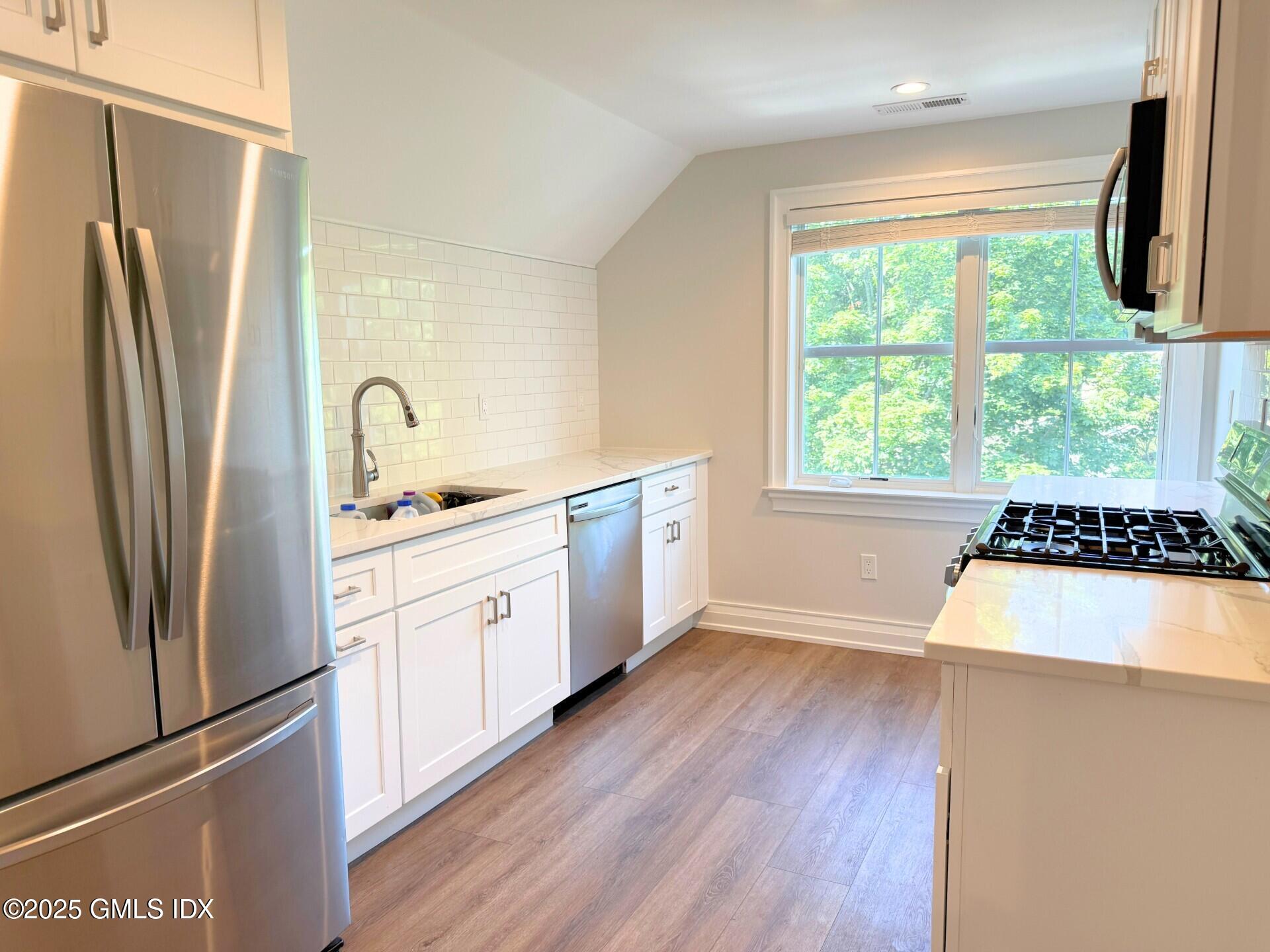 104 Pemberwick Road, 3