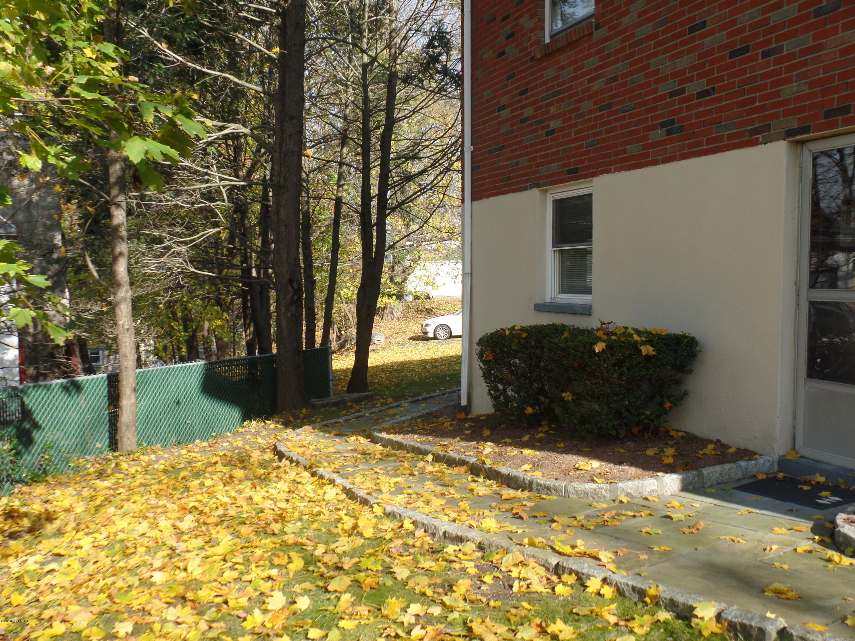 74 Byram Terrace Drive, 2