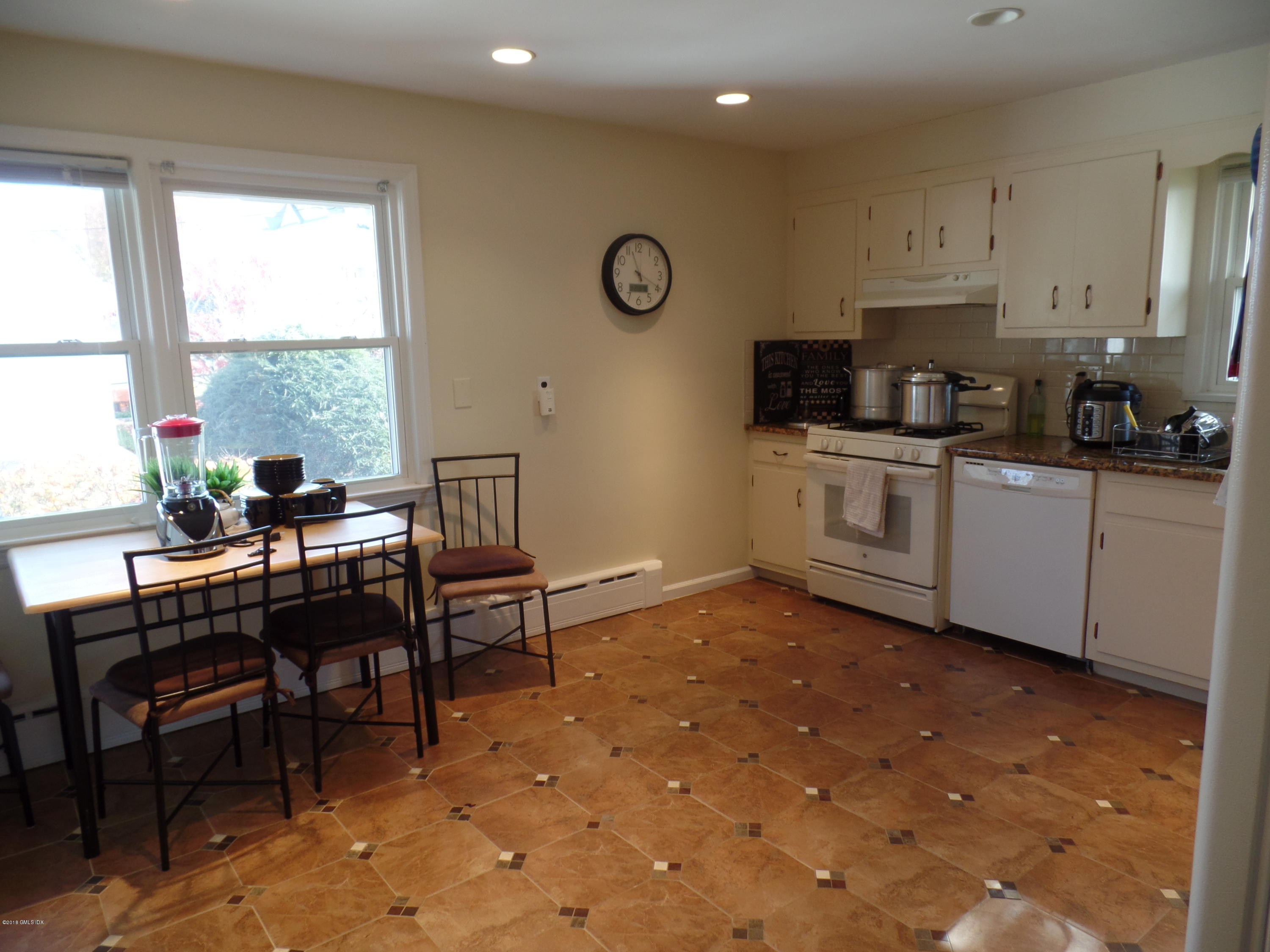 74 Byram Terrace Drive, 2