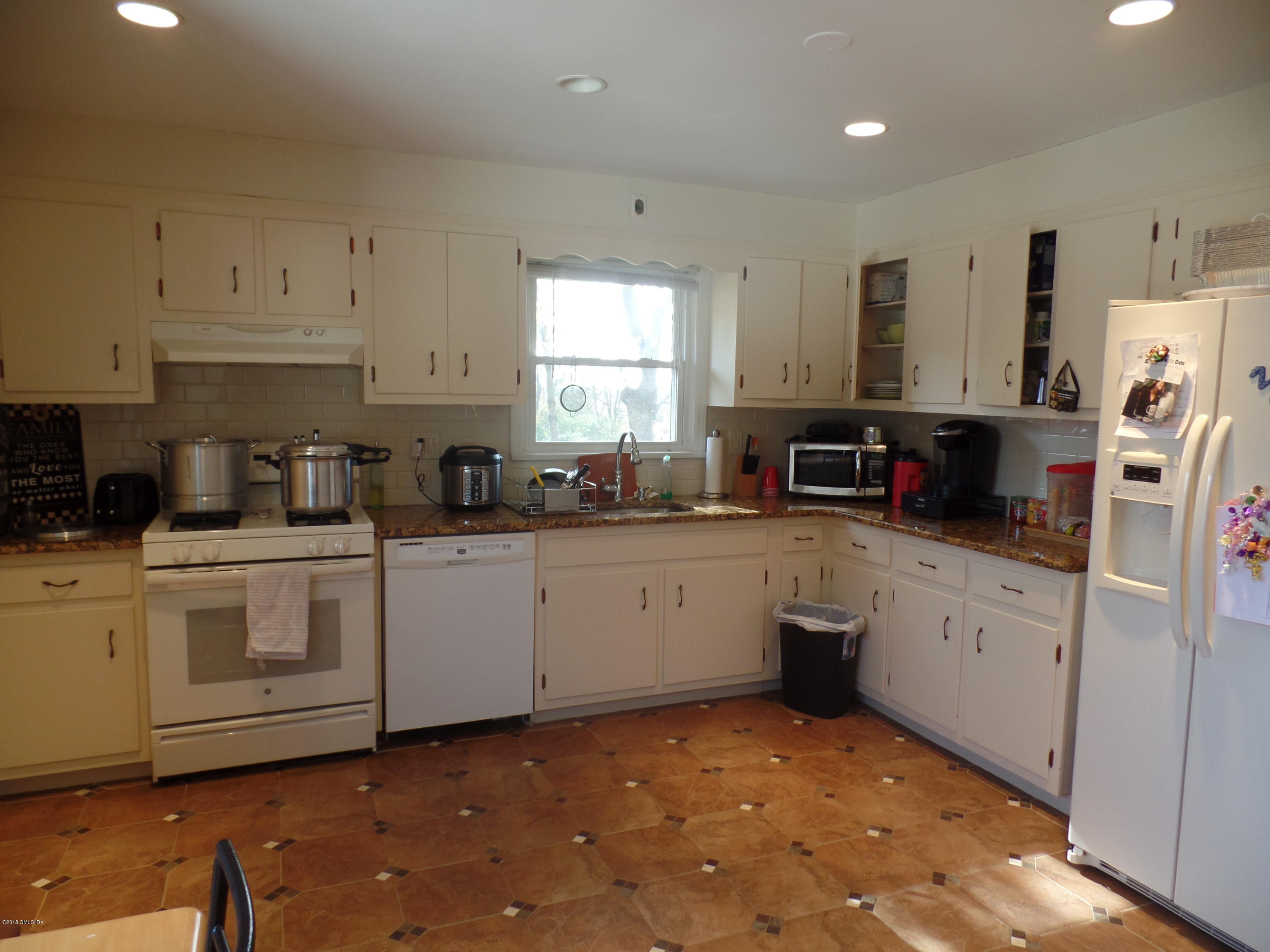 74 Byram Terrace Drive, 2