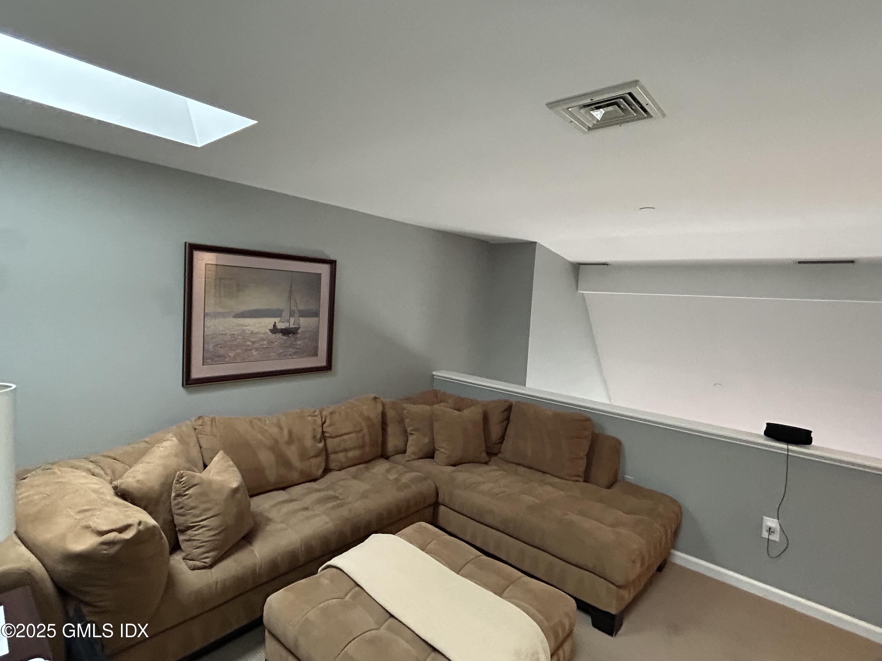 51 Forest Avenue, 77