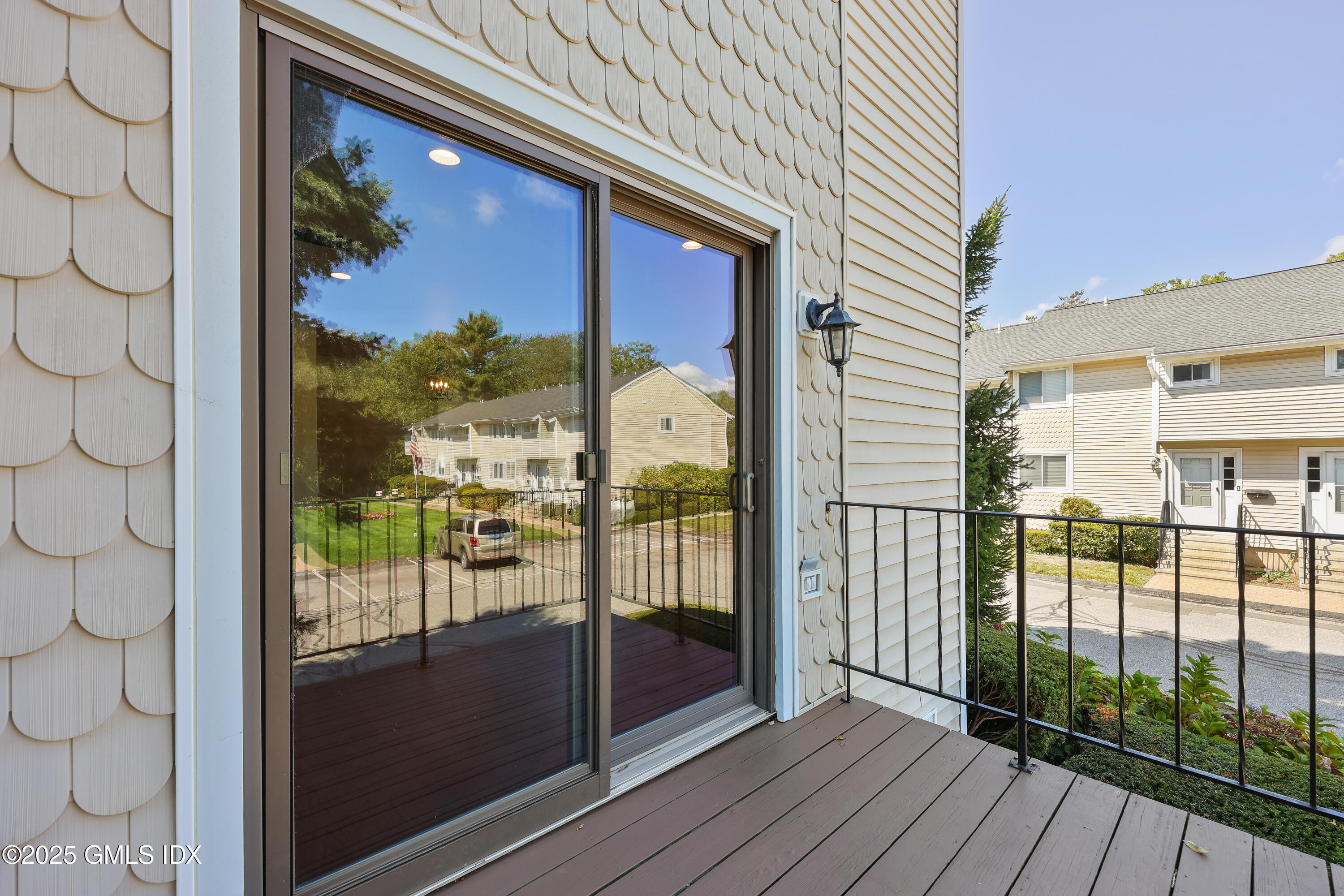 75 Cos Cob Avenue Unit: 14