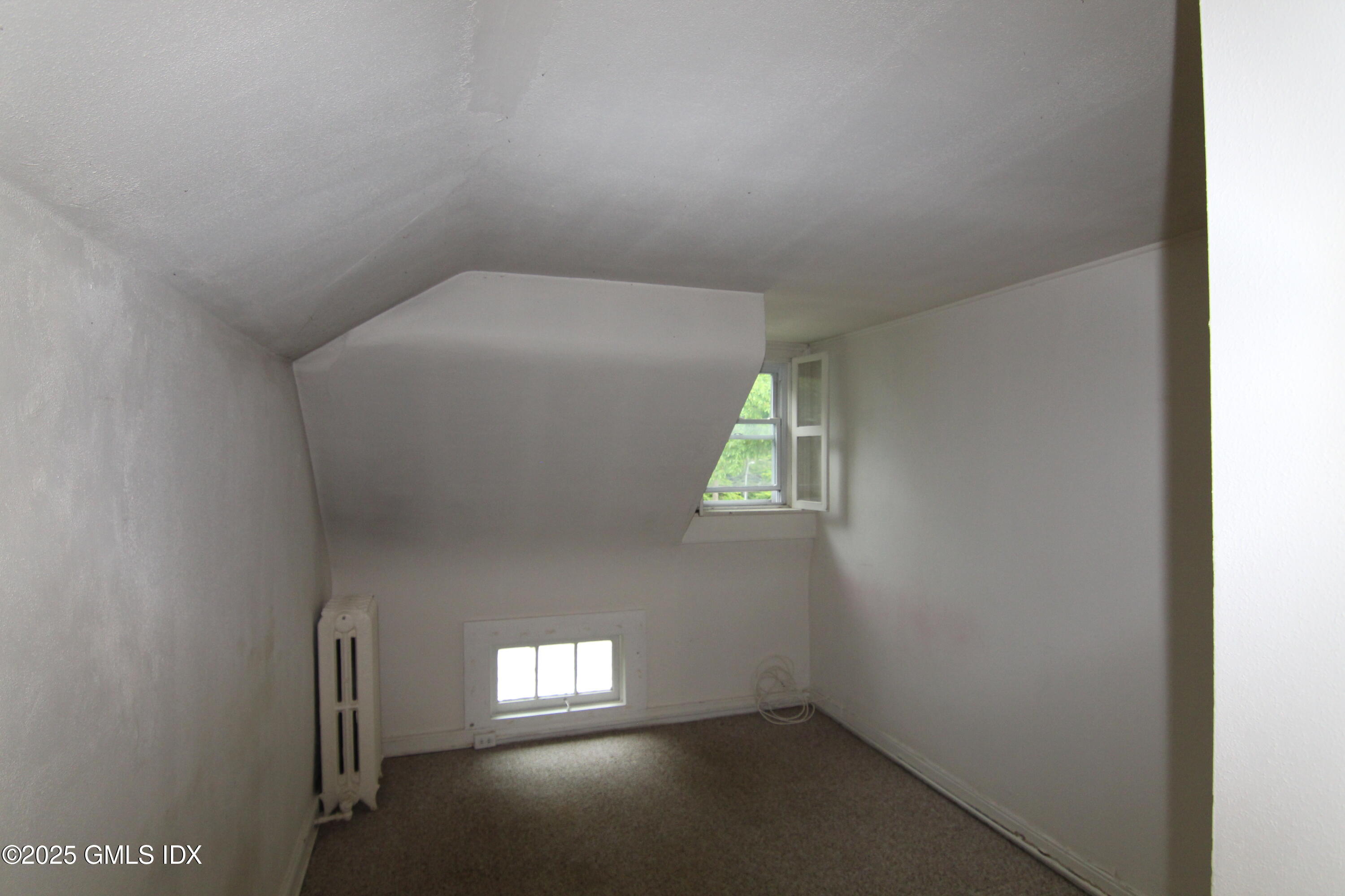 90 Riverside Avenue Unit: 4
