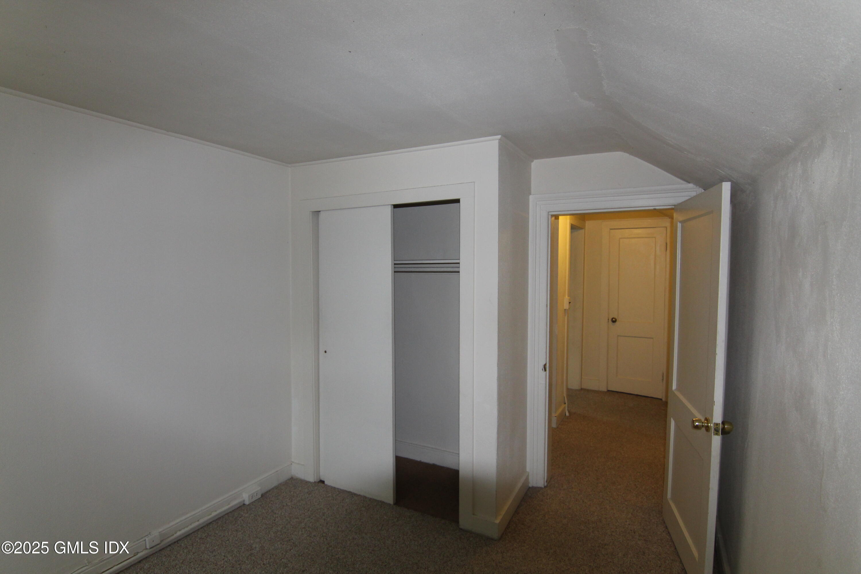 90 Riverside Avenue Unit: 4