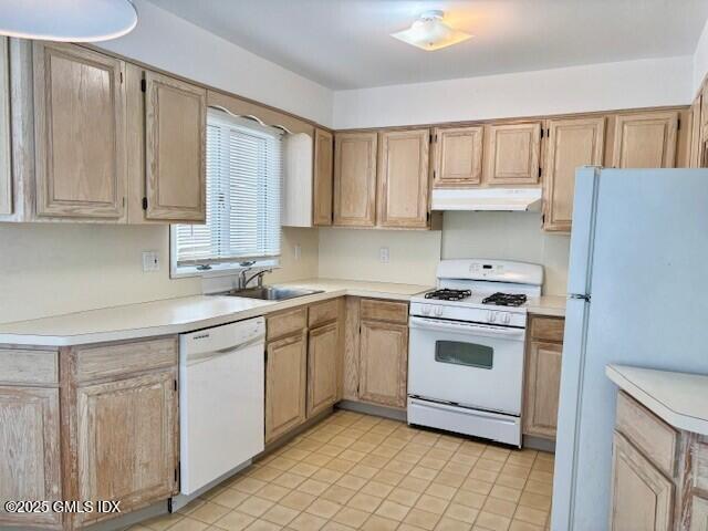 32 Decatur Street, 1