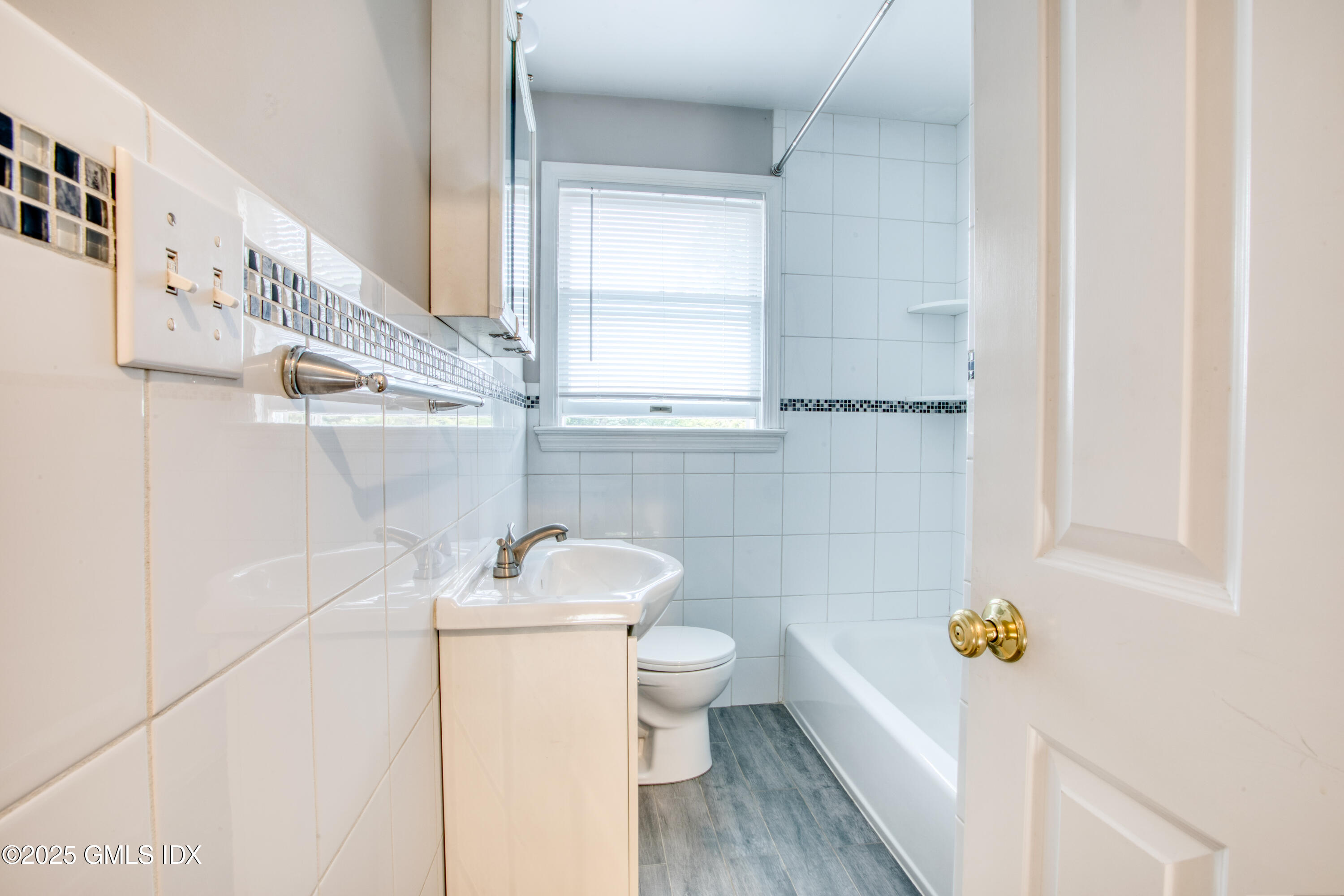 126 Pemberwick Road, Right Side