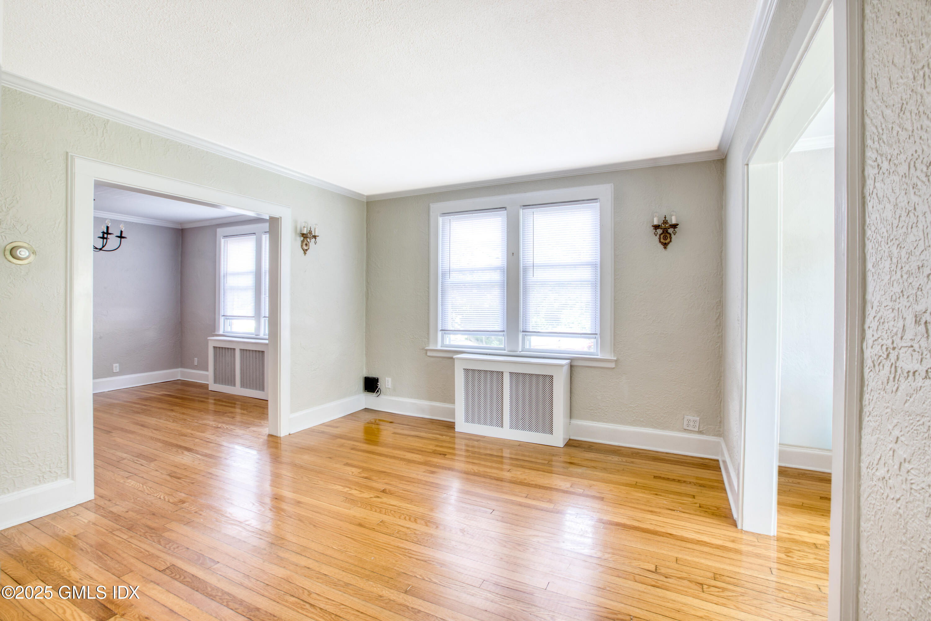 126 Pemberwick Road, Right Side