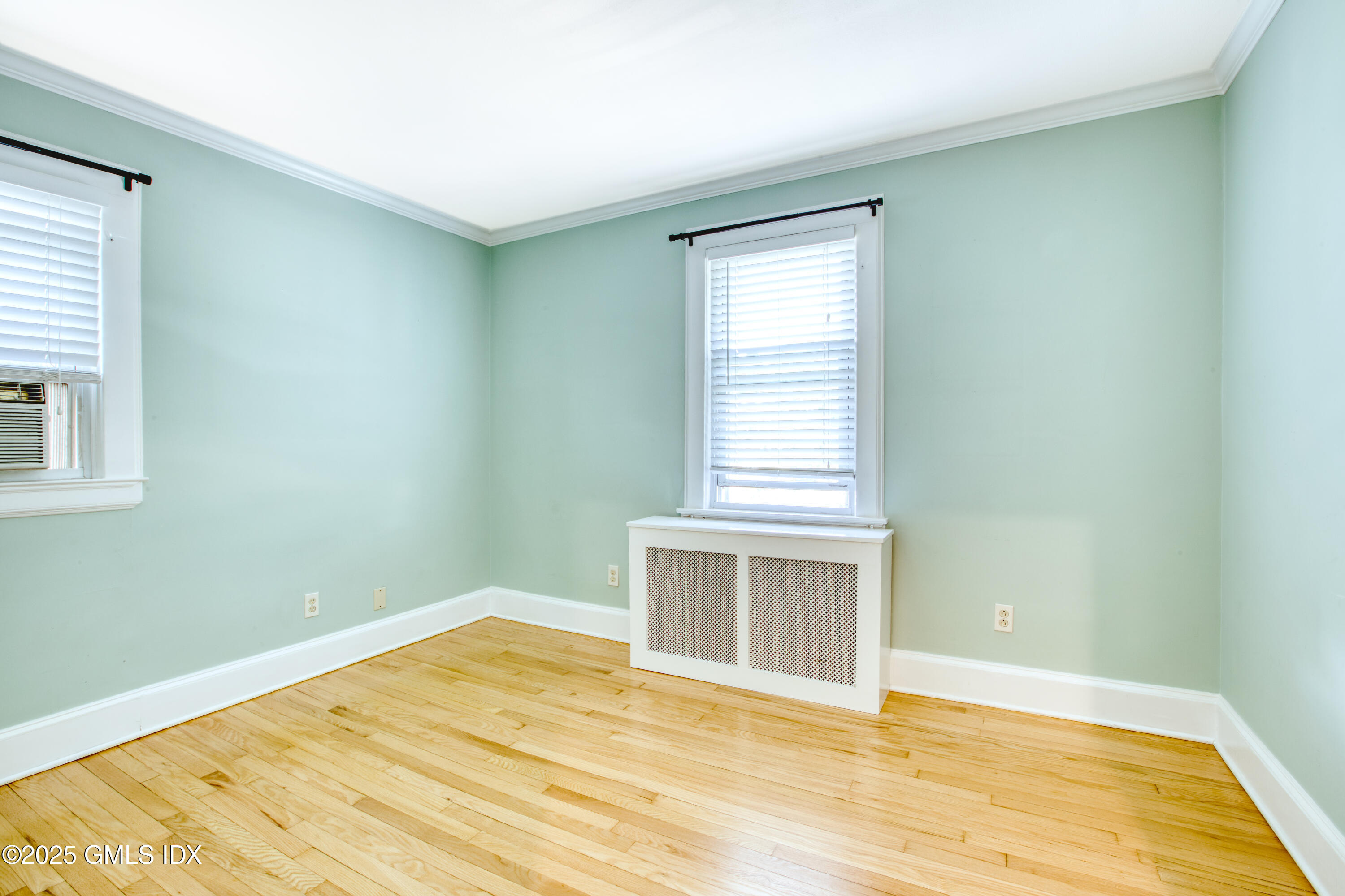 126 Pemberwick Road, Right Side