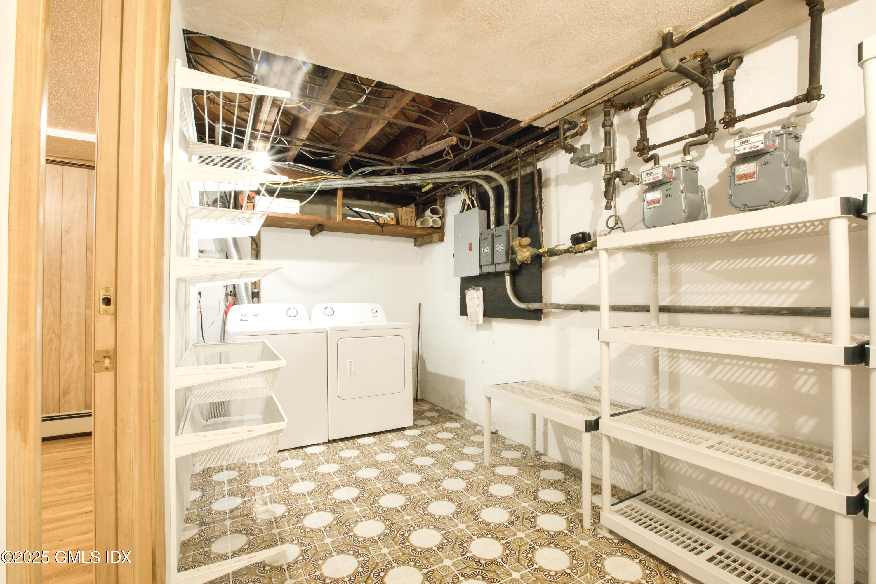 126 Pemberwick Road, Right Side