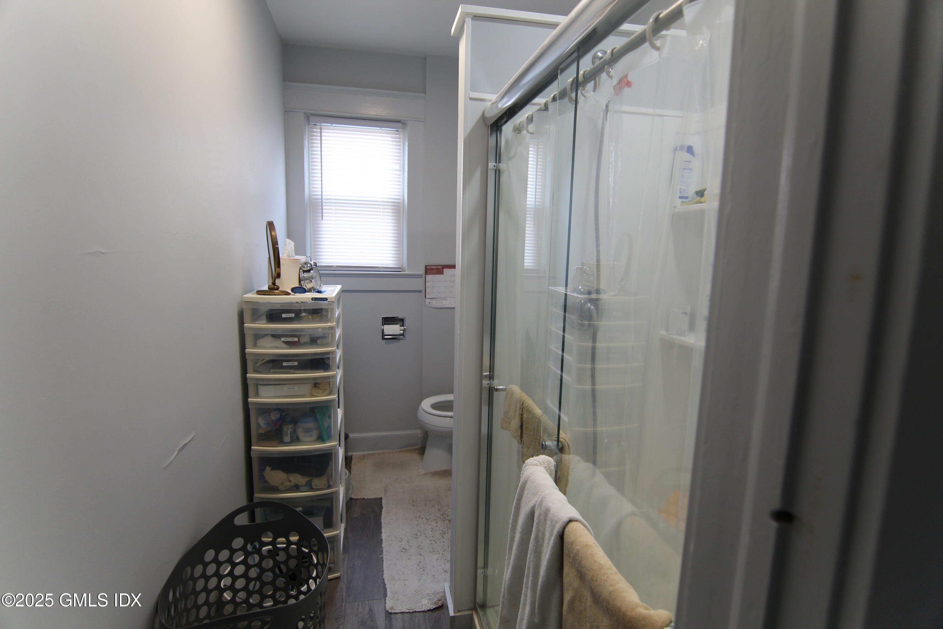 434 E Putnam Avenue, 2L