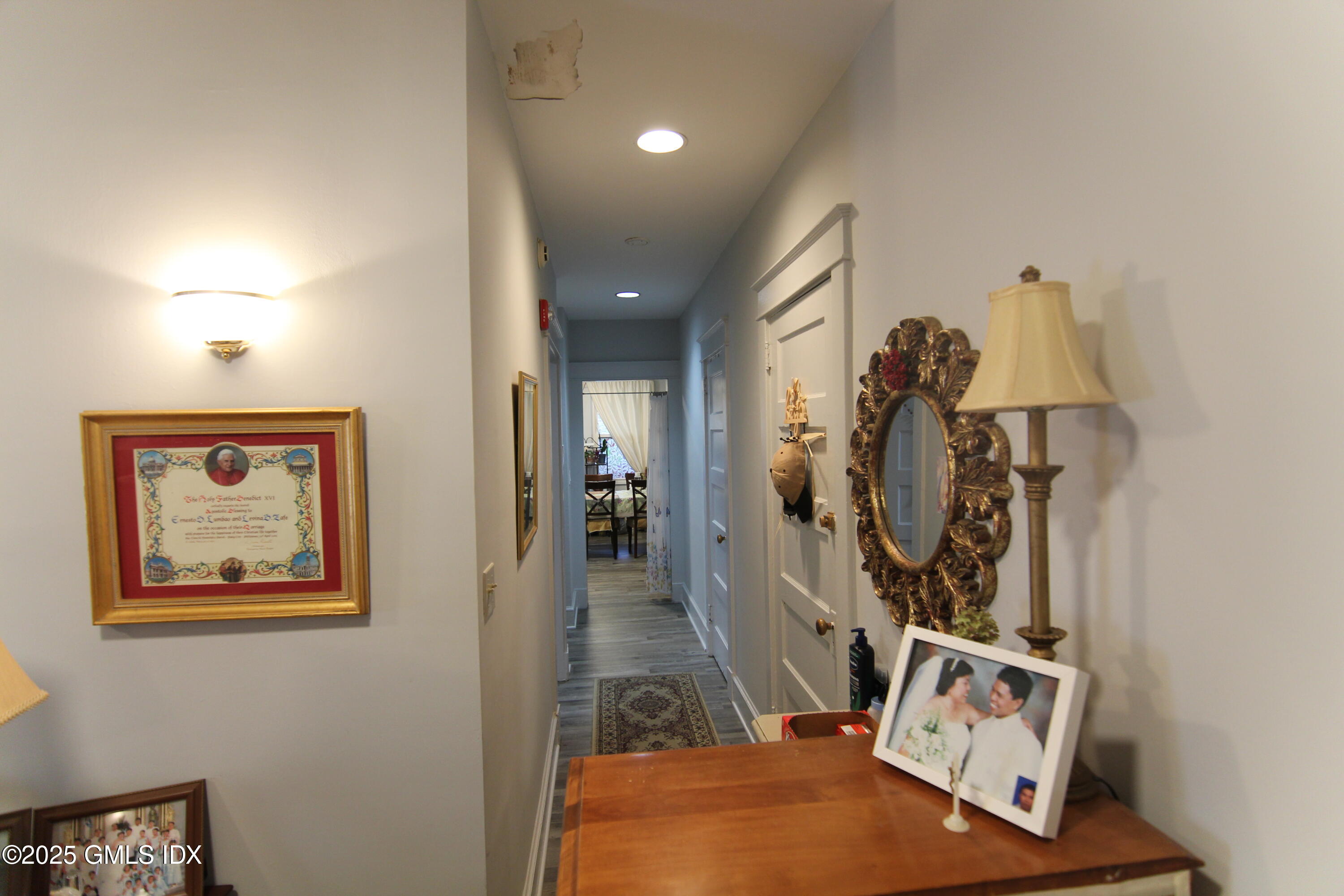 434 E Putnam Avenue, 2L