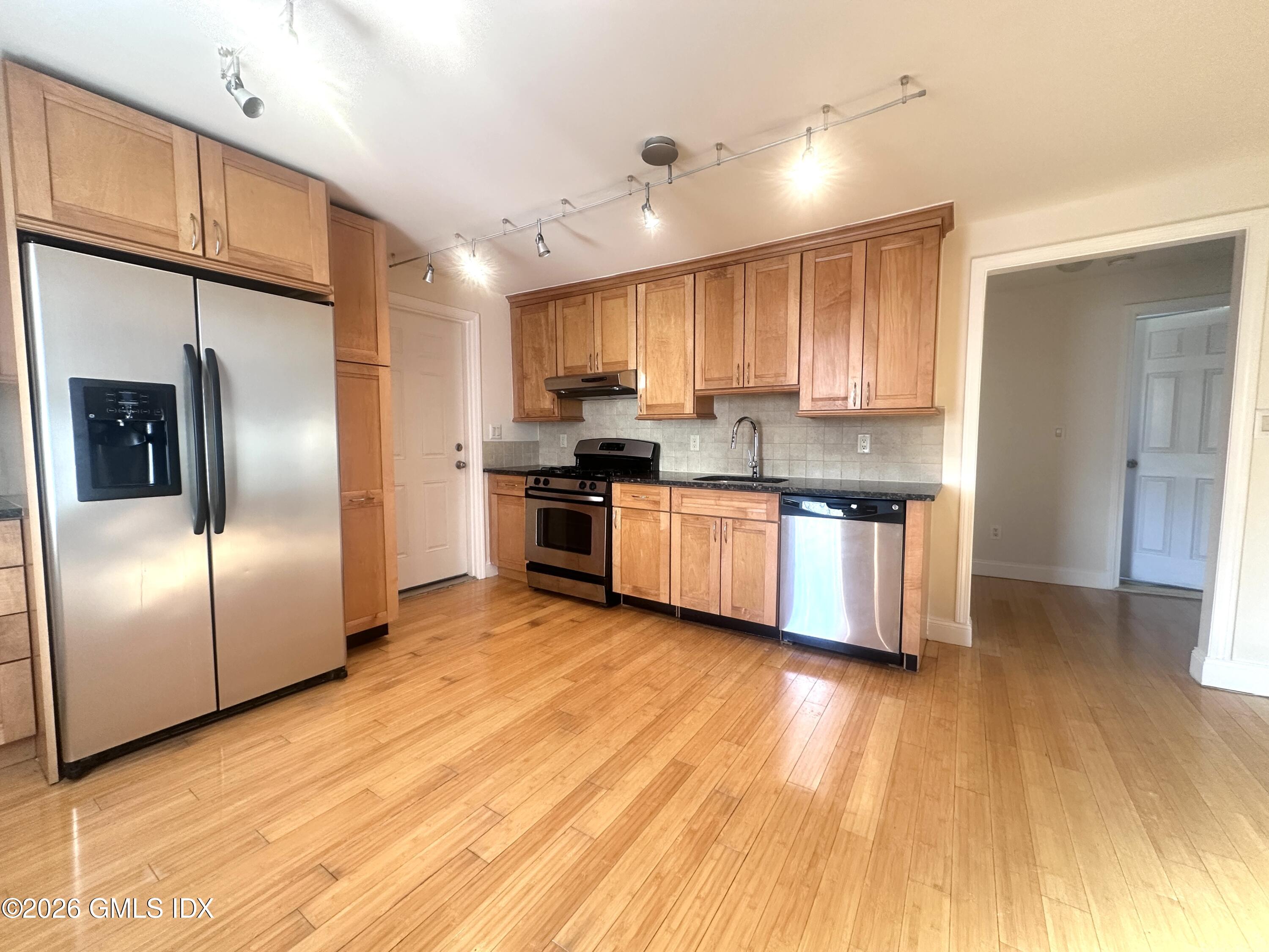 11 Le Grande Avenue 3