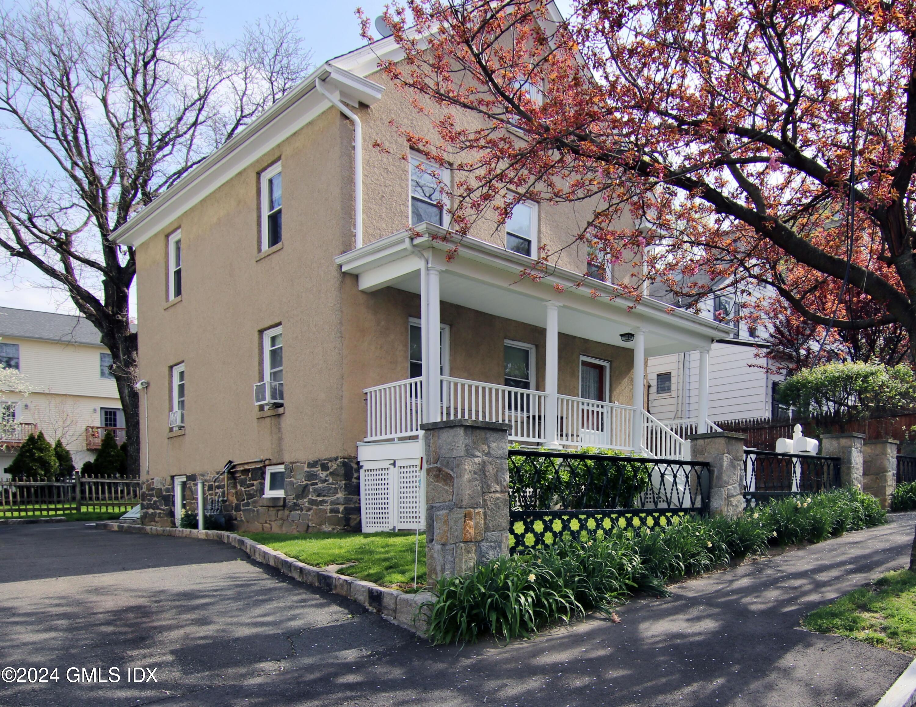 25 Division Street 2