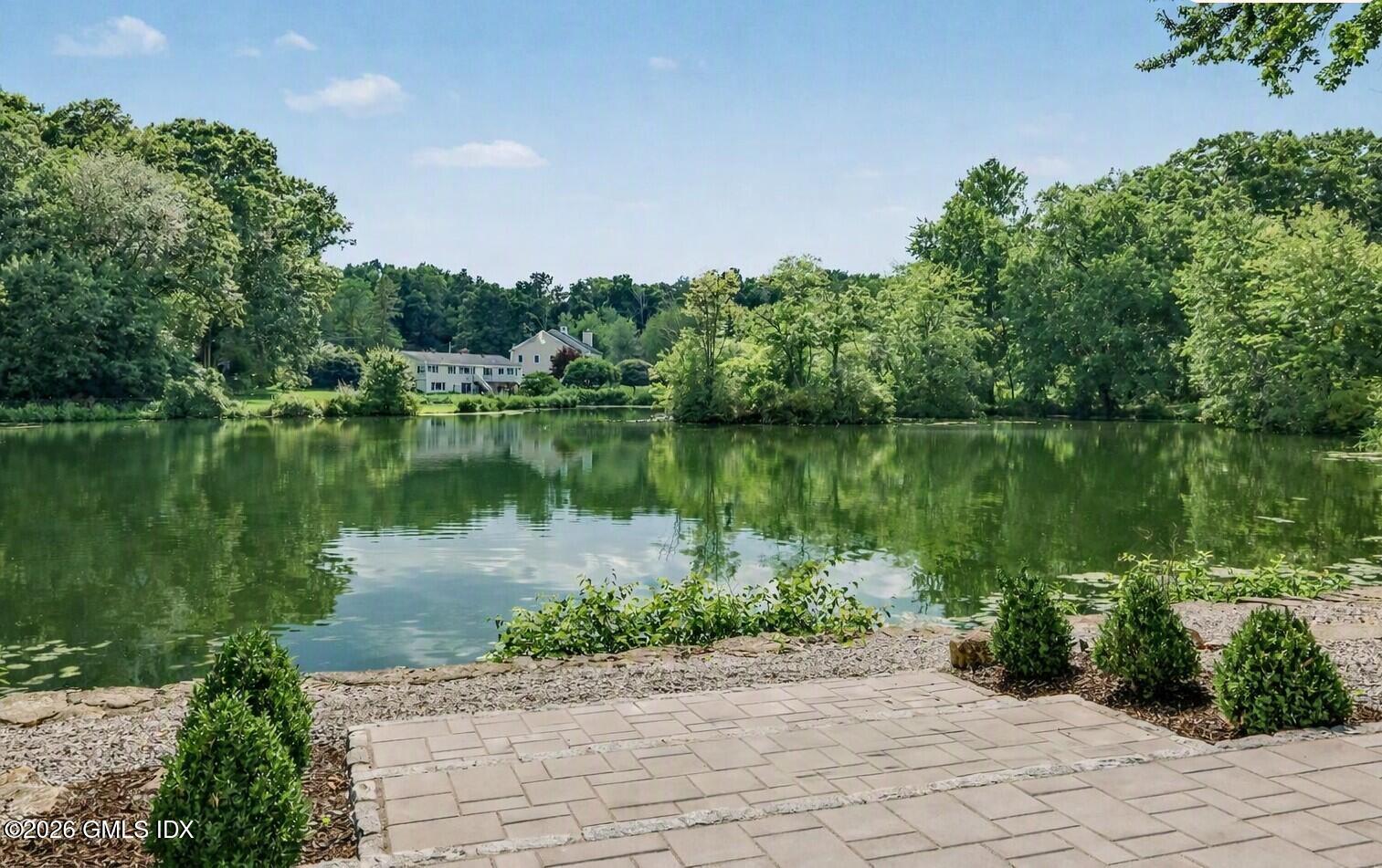 46 S Stonehedge Drive