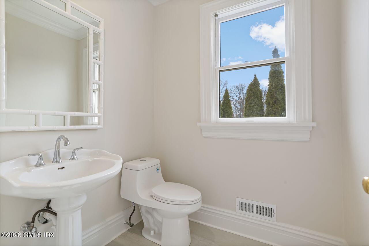 32 Highview Avenue